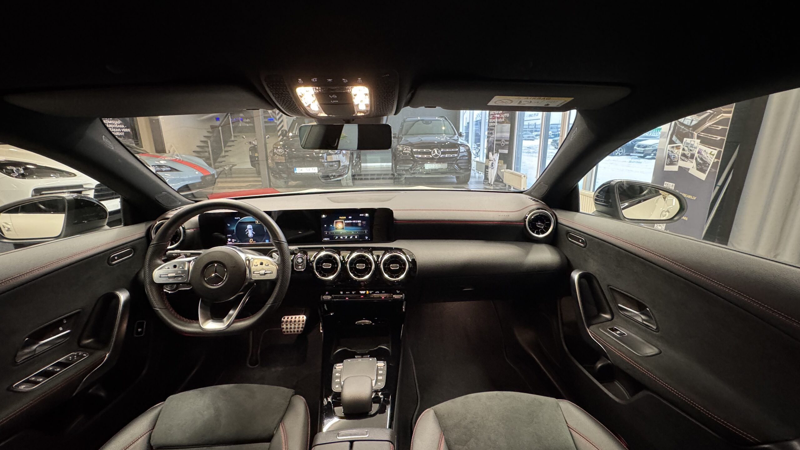 Car image 16