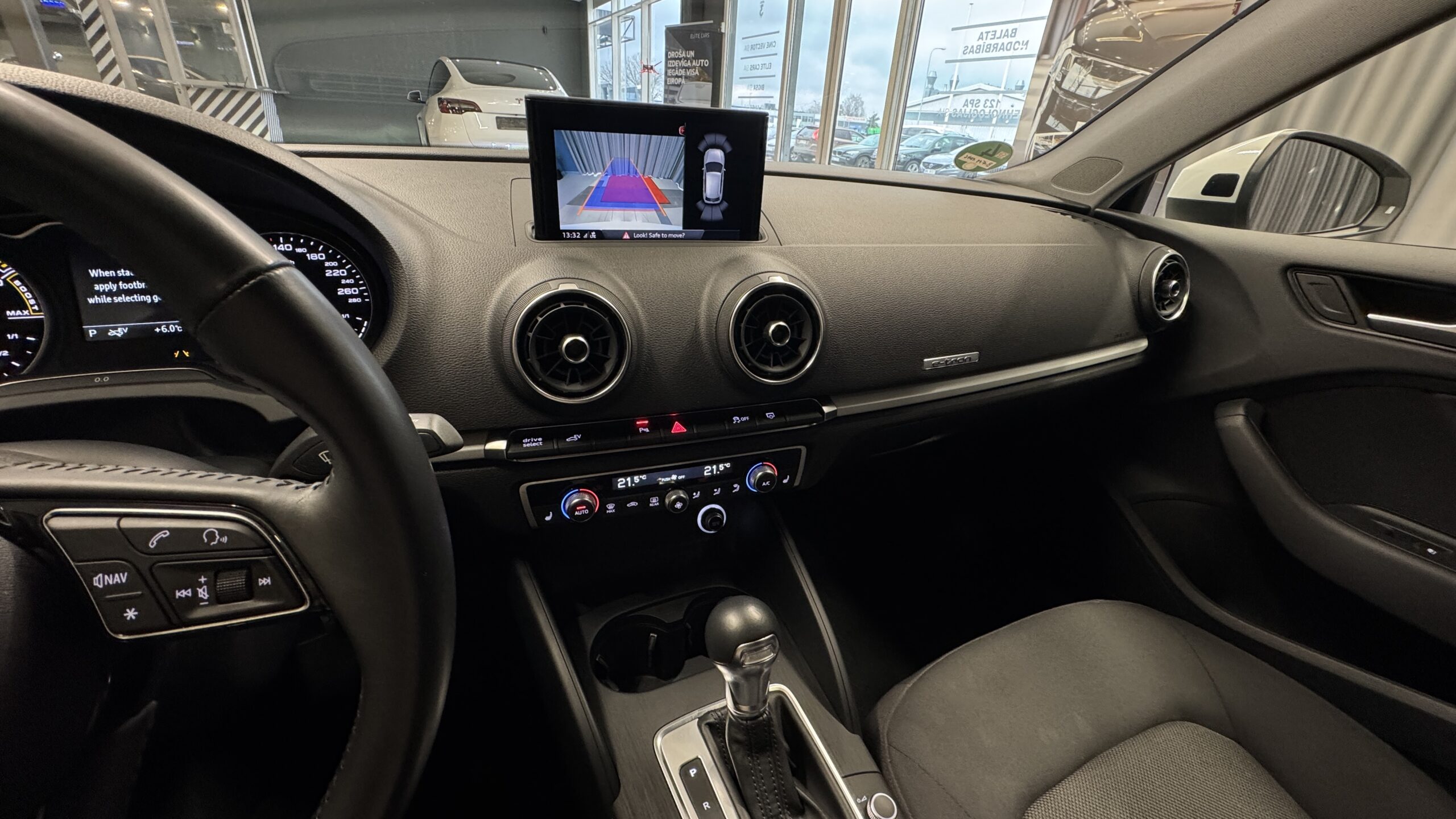 Car image 21