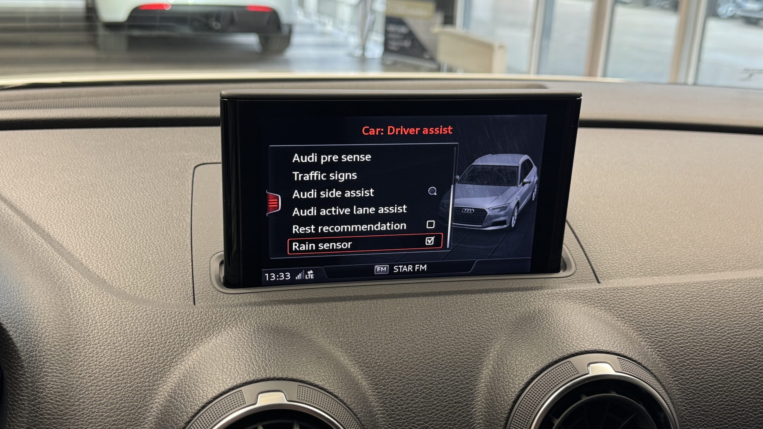 Car image 24