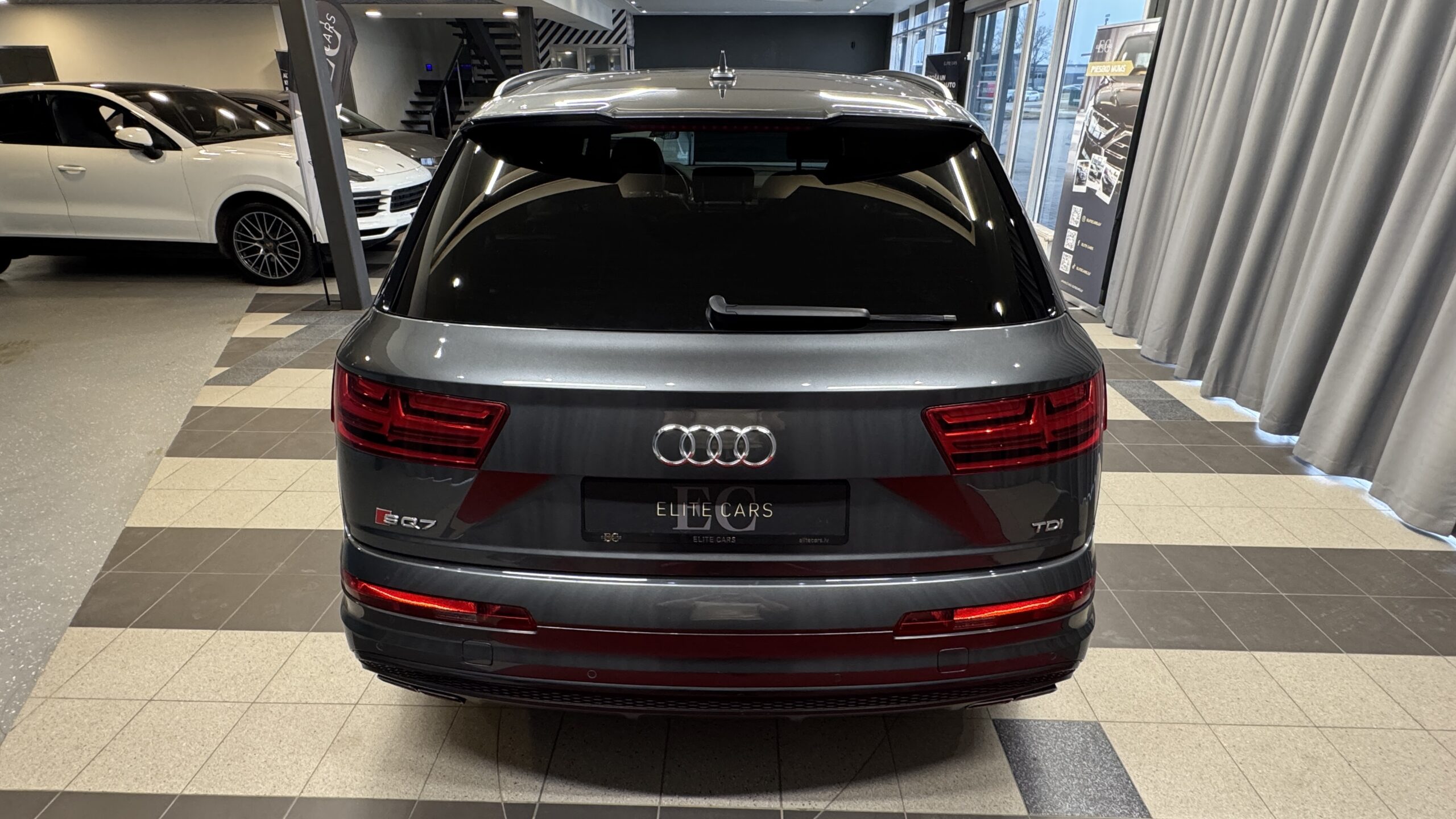 Car image 6