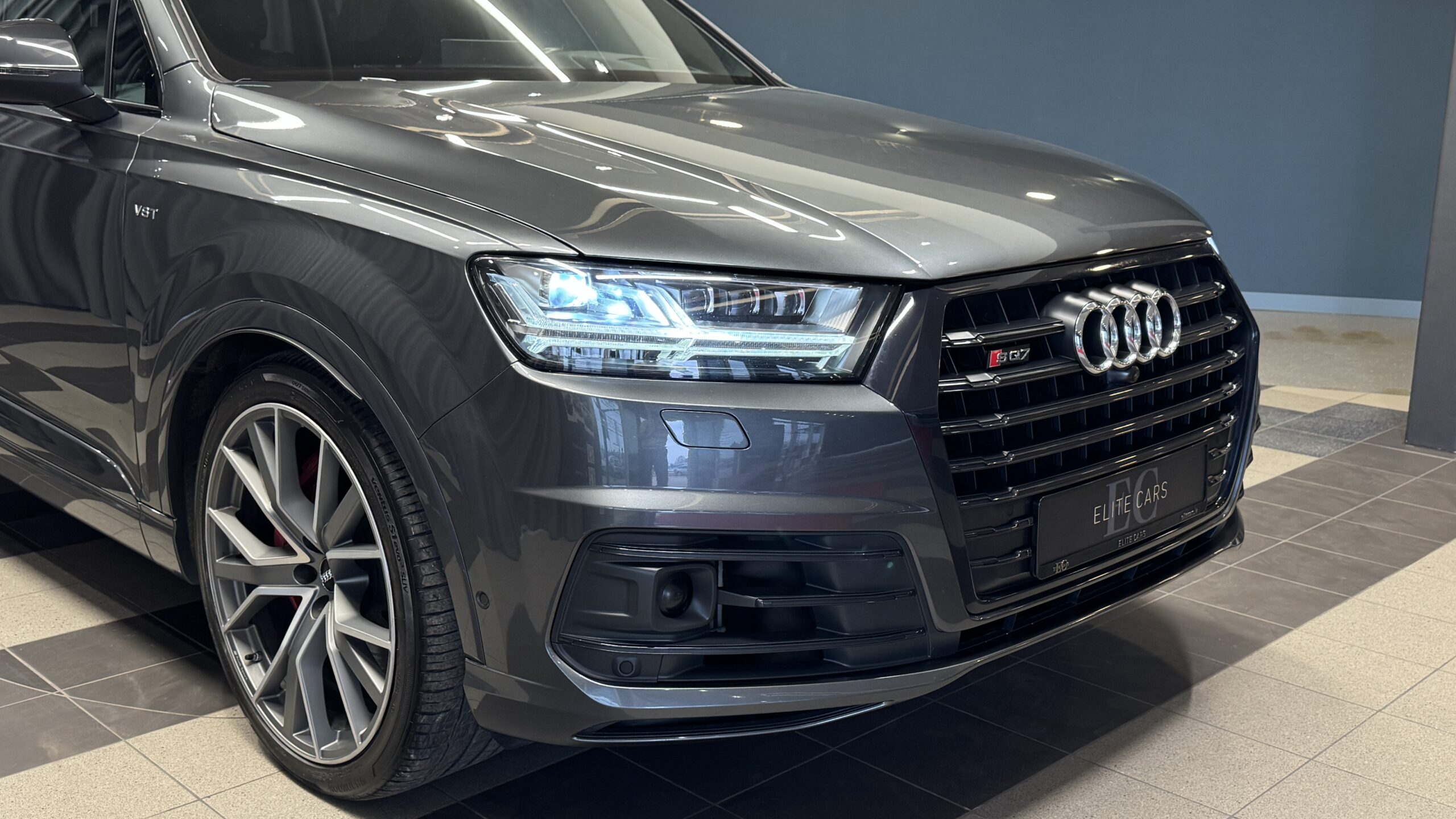 Car image 8