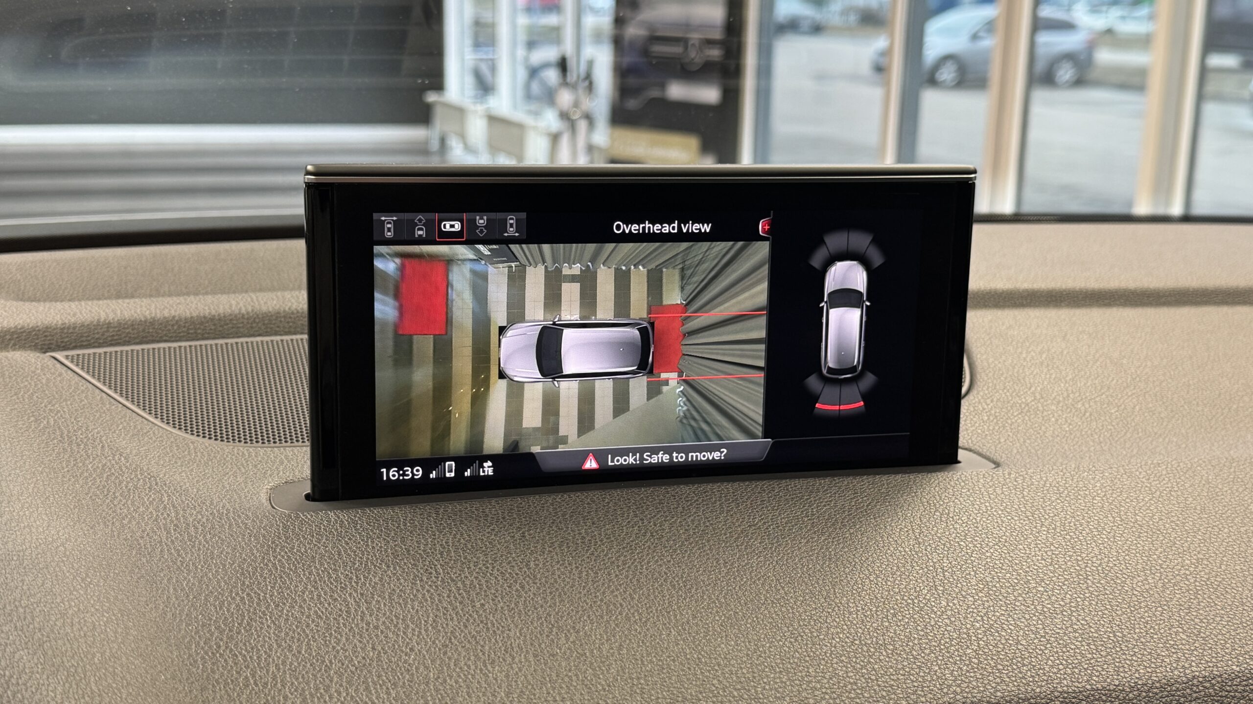 Car image 27