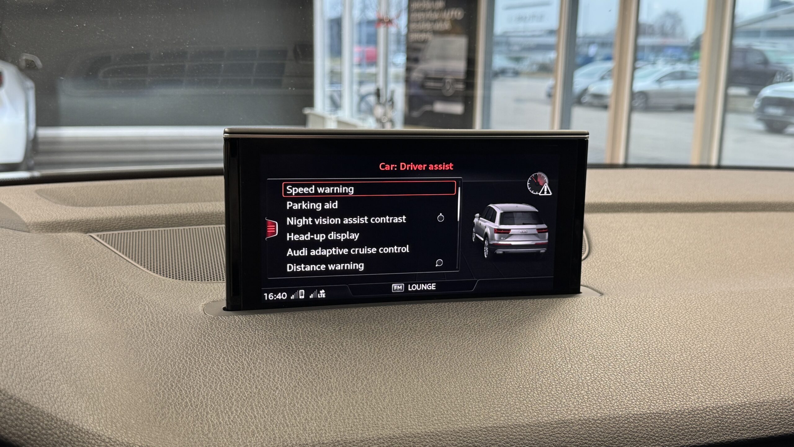 Car image 29
