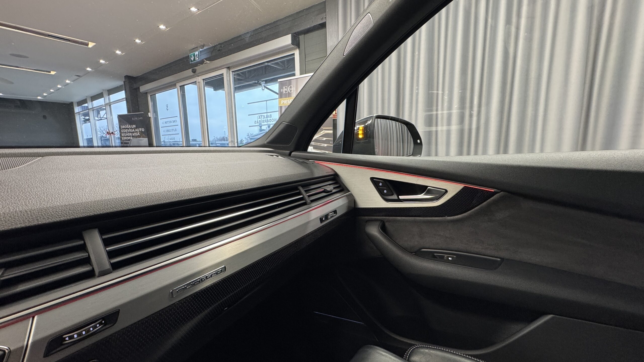Car image 33