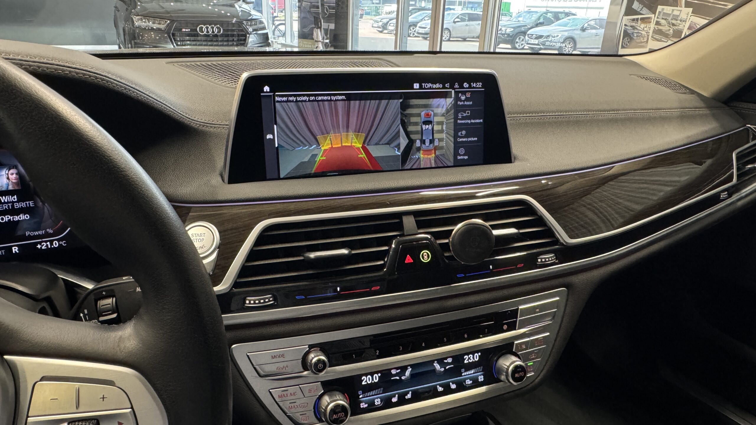 Car image 27