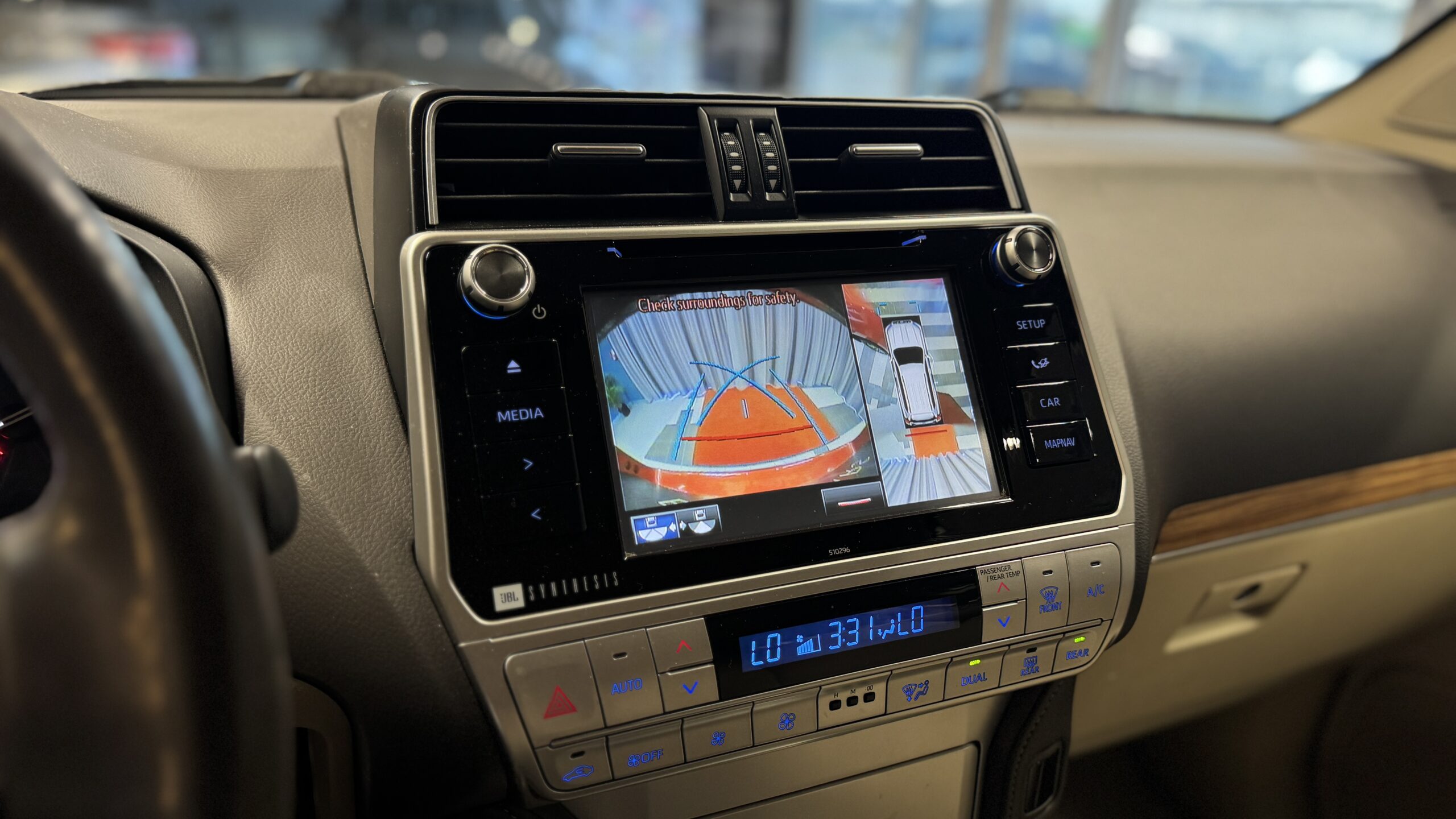 Car image 23