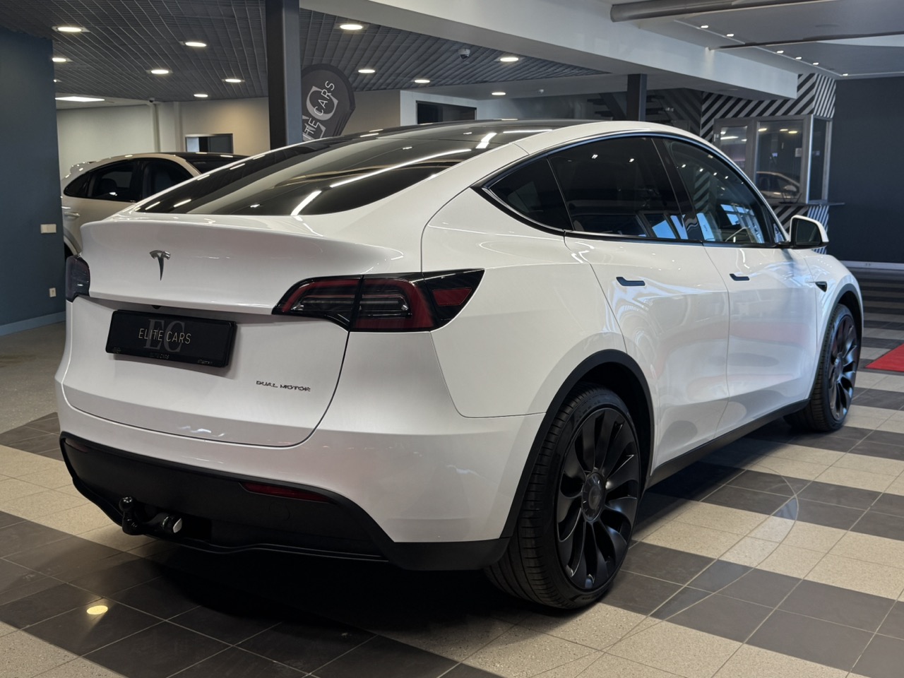 Tesla Y valsts atbalsts elektroauto iegādei