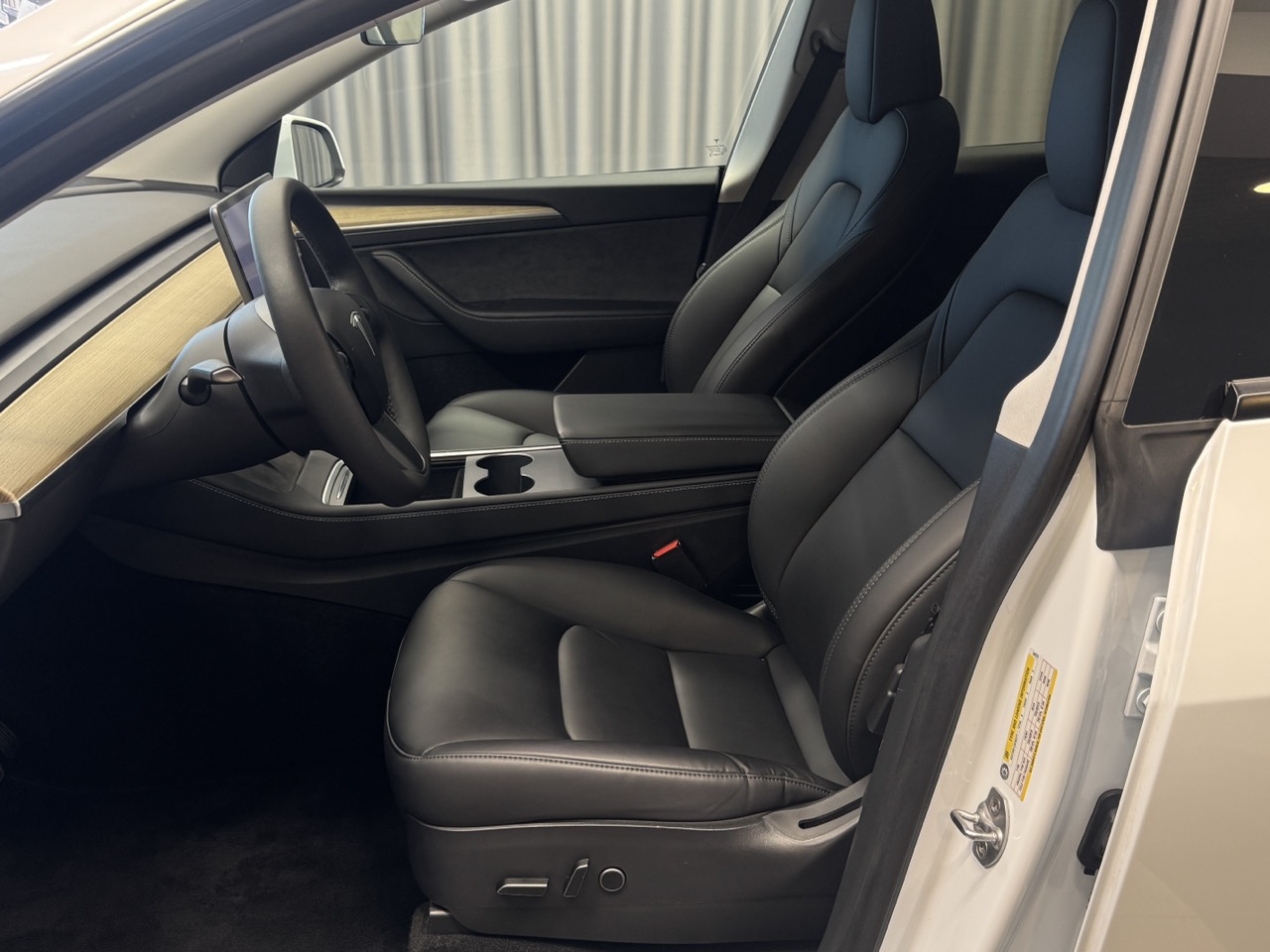 Tesla Y elektroauto EKII valsts atbalsts