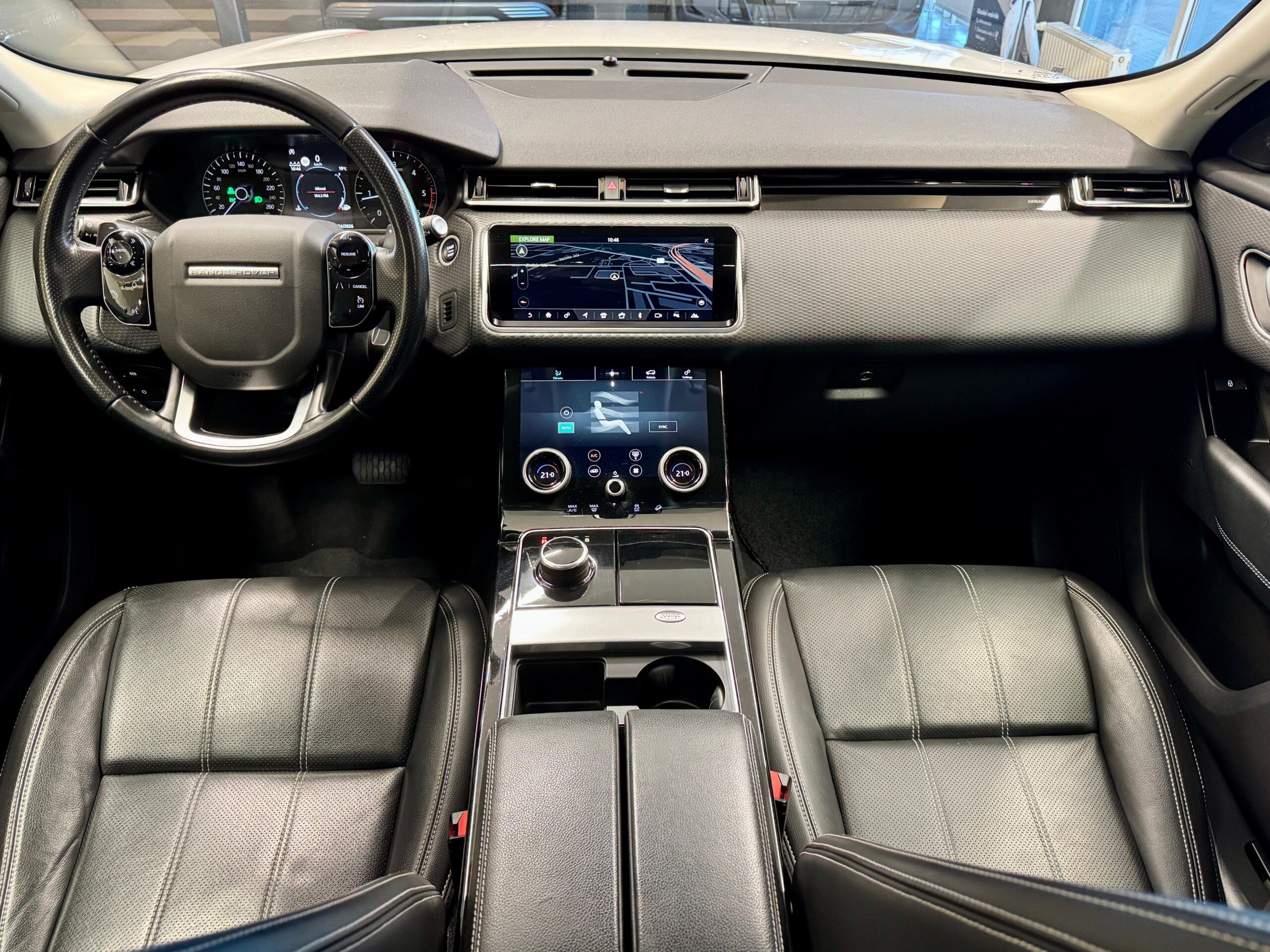 Car image 9