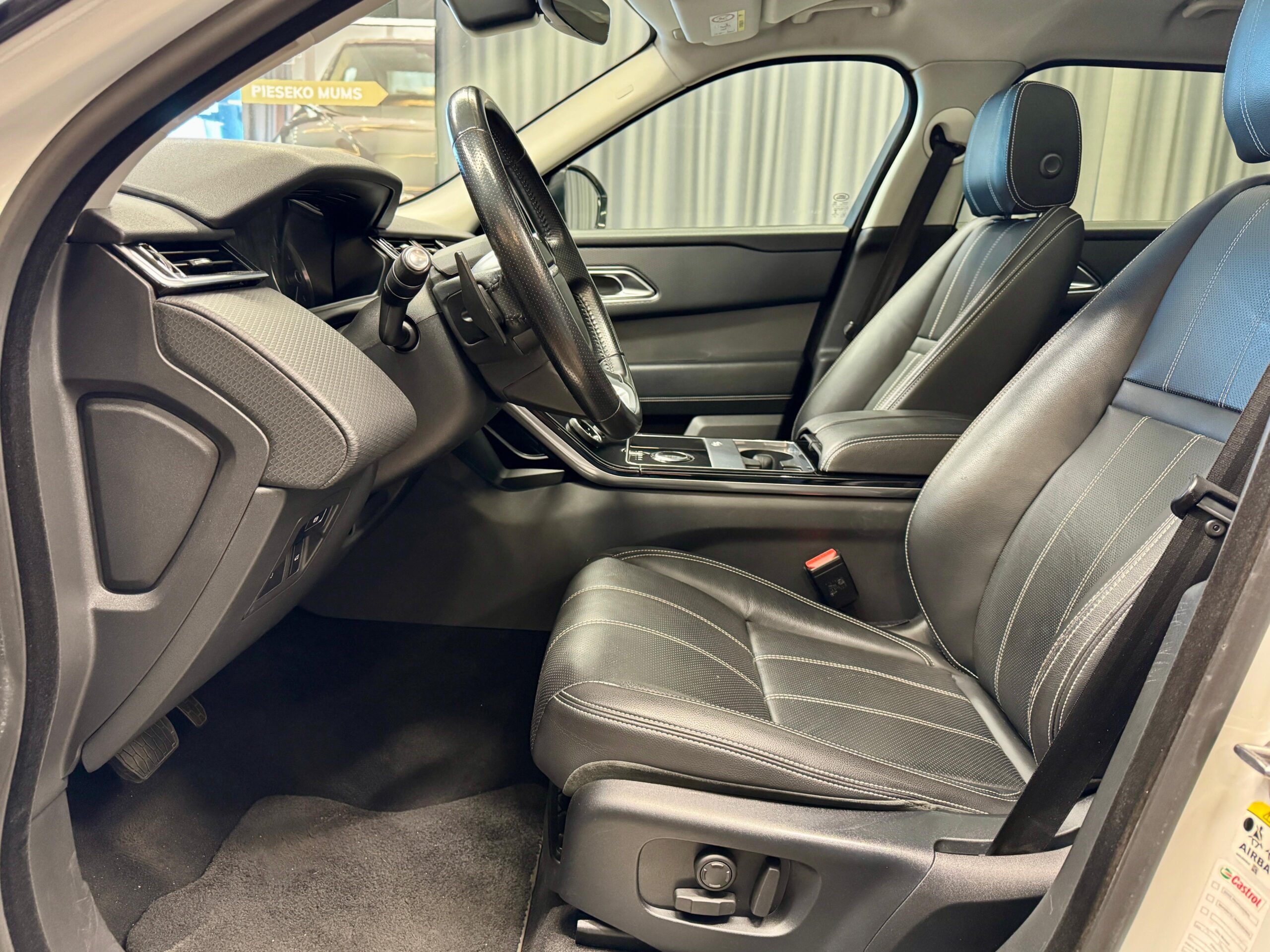 Car image 8