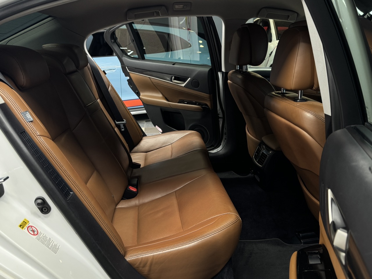 Car image 27