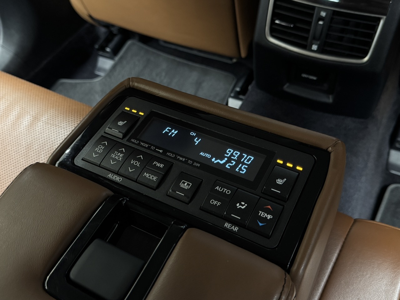 Car image 29