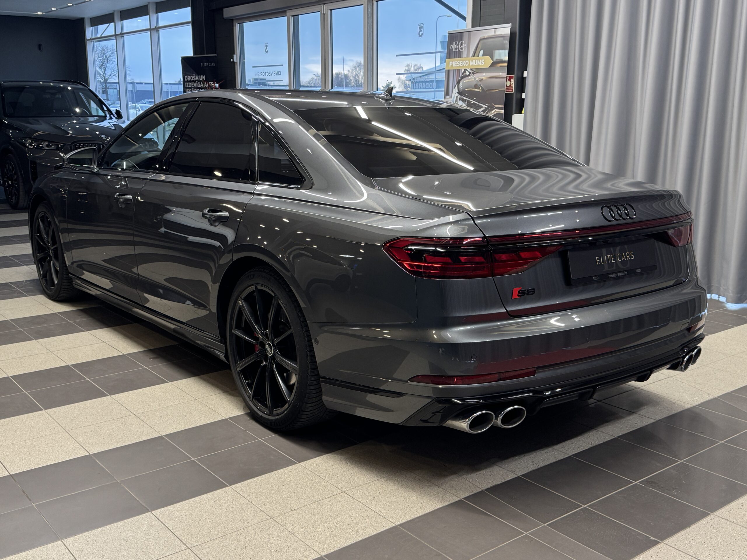 Car image 6