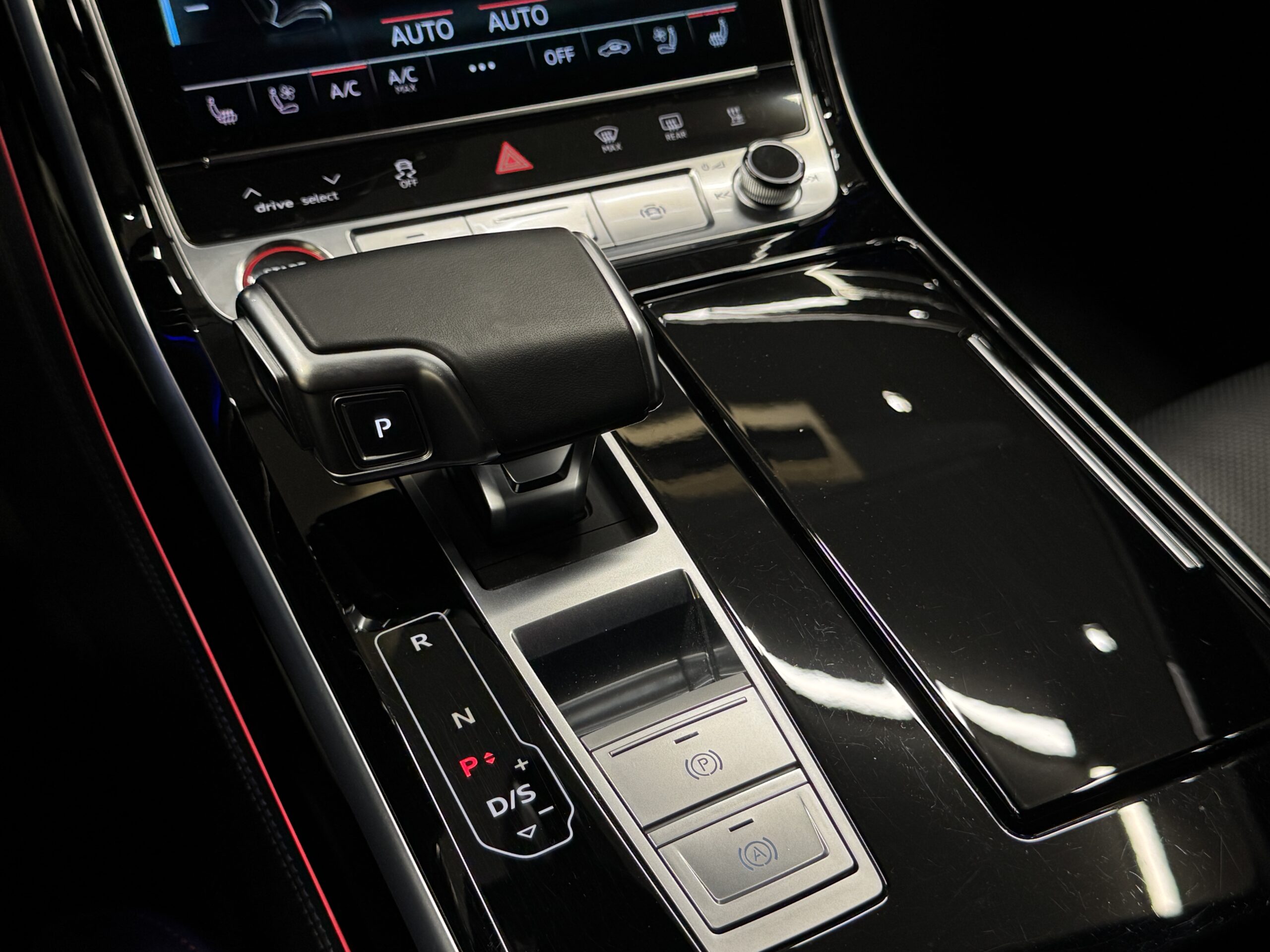 Car image 24