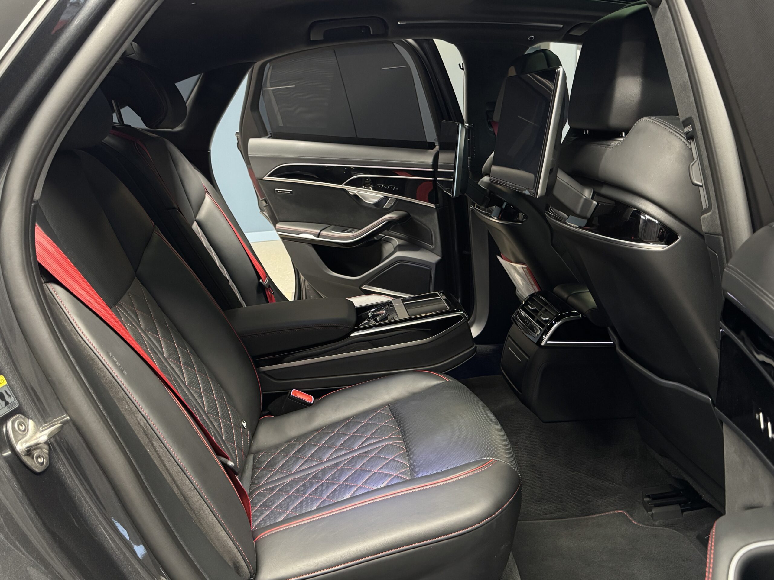 Car image 33