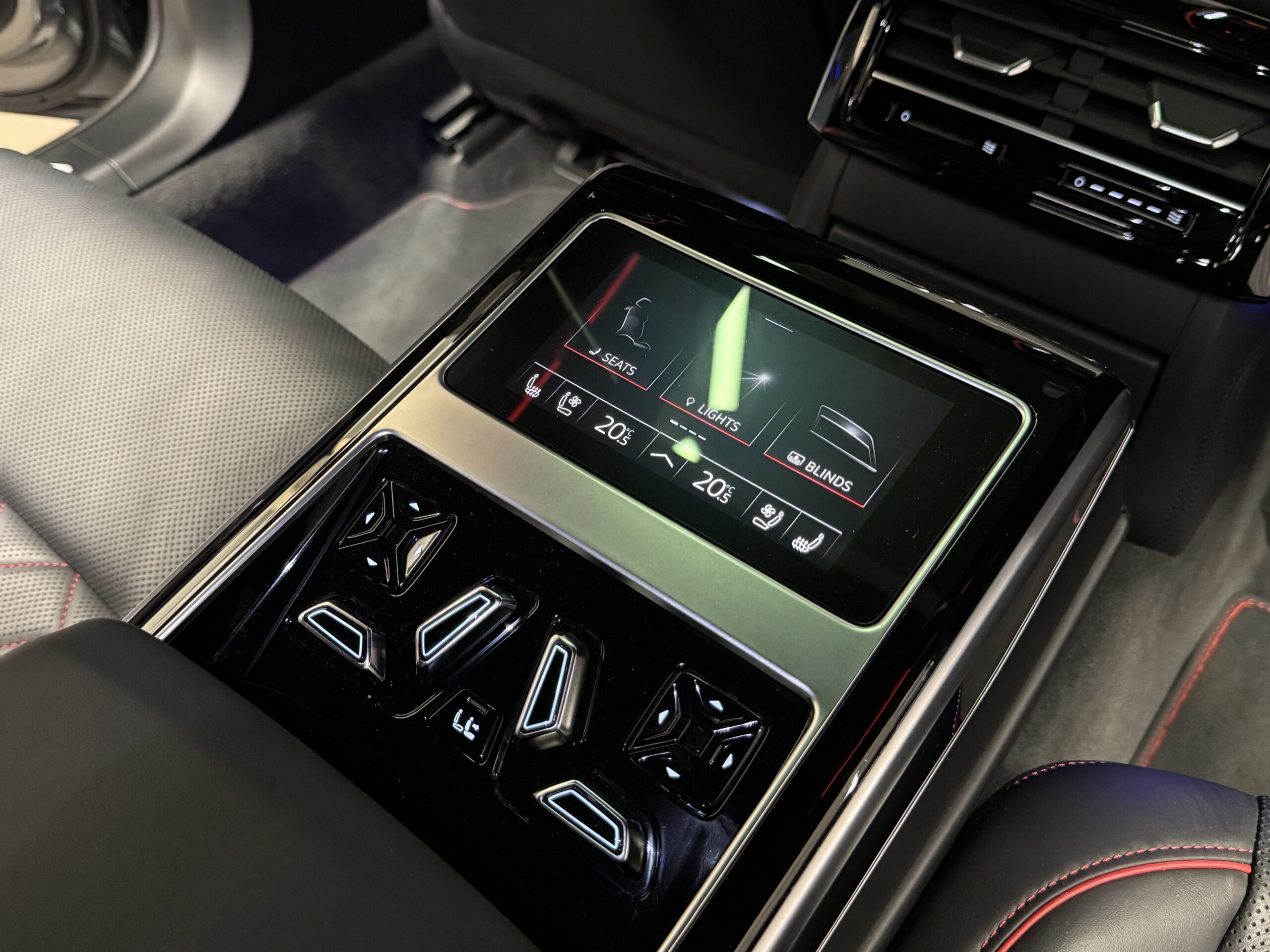 Car image 34