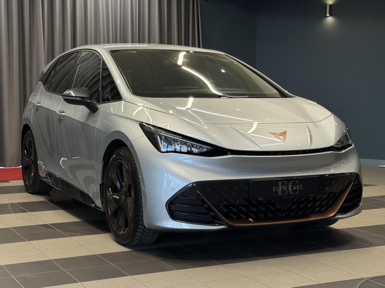 Car image 2