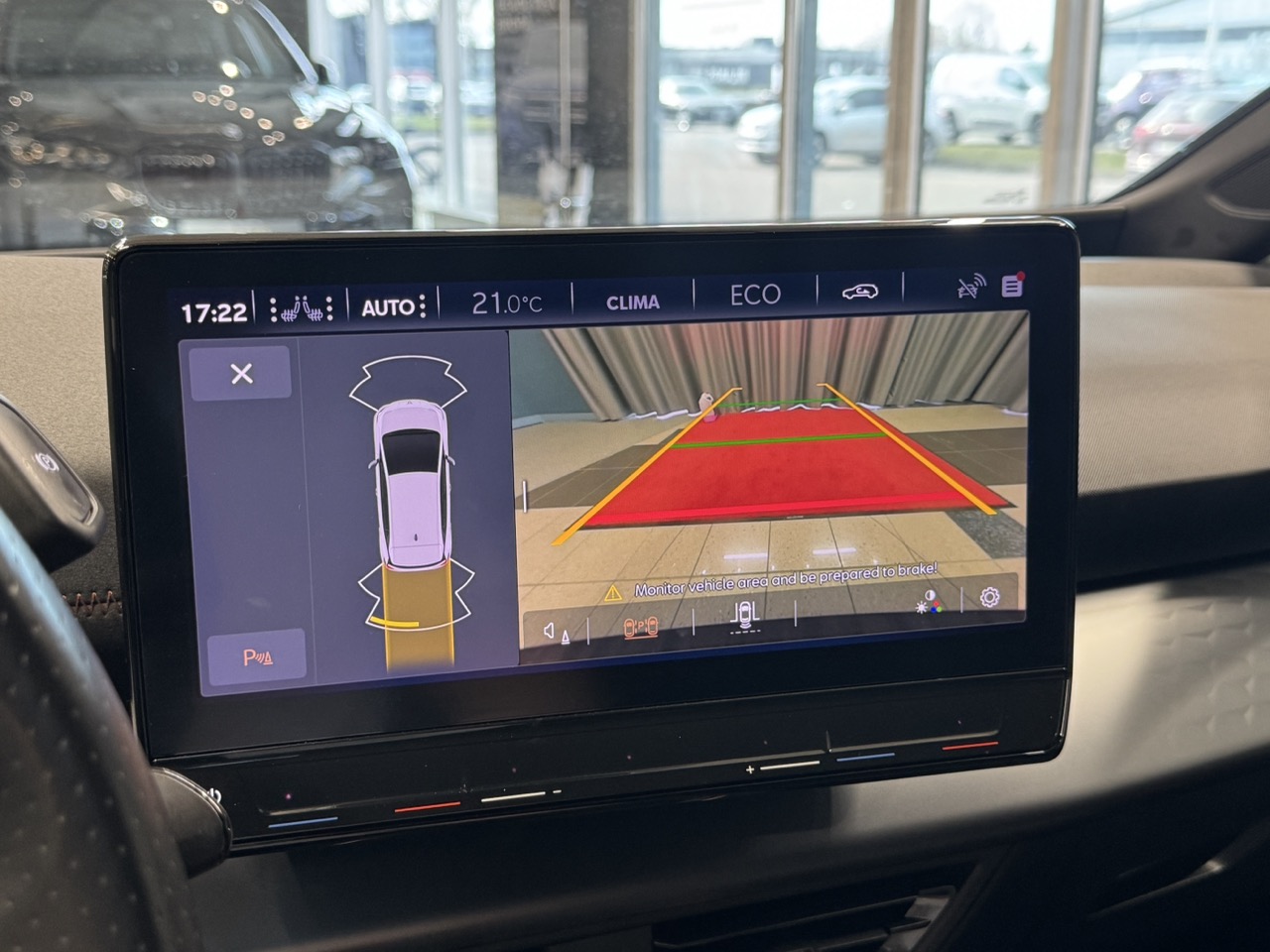 Car image 17