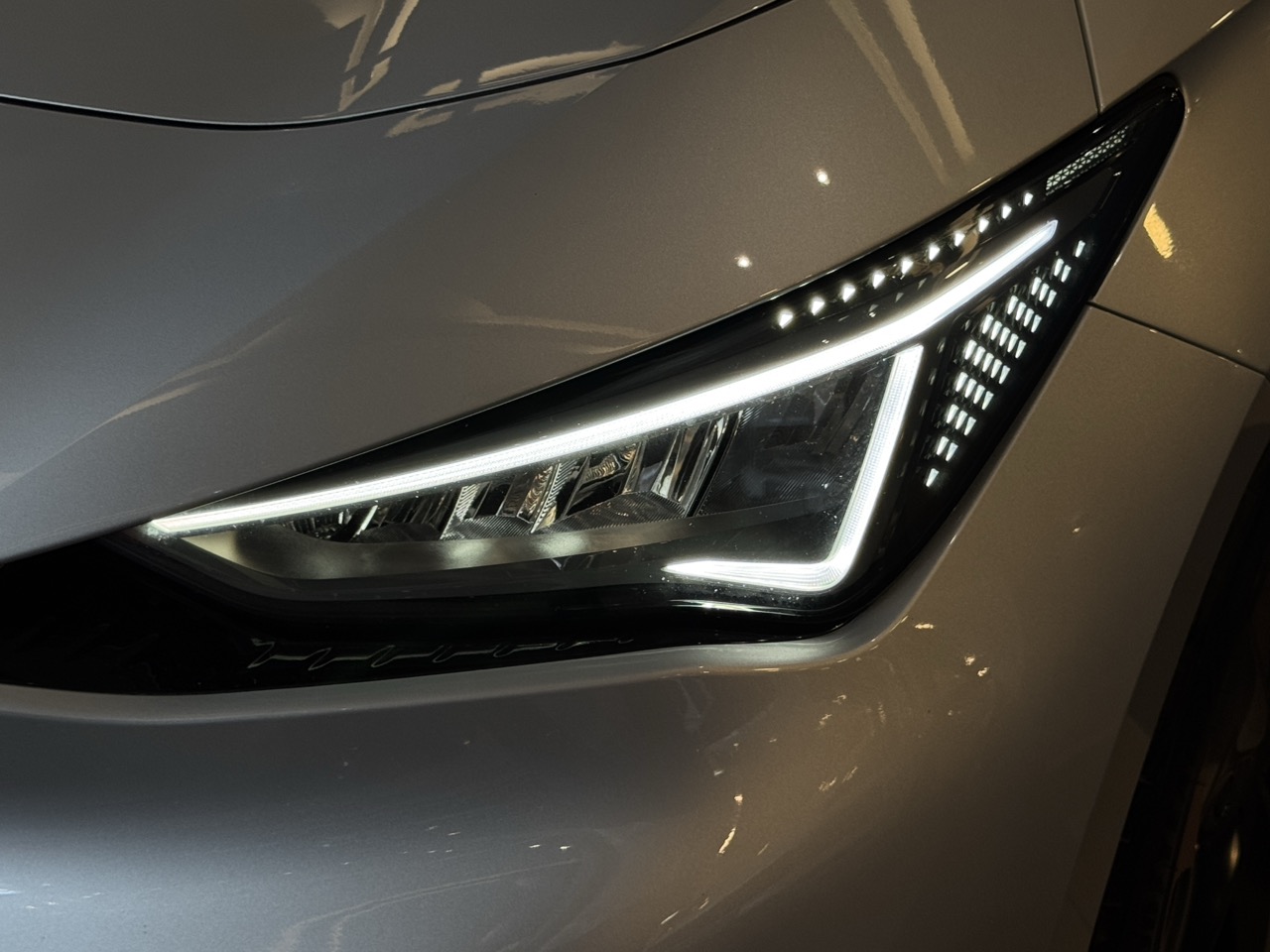 Car image 30
