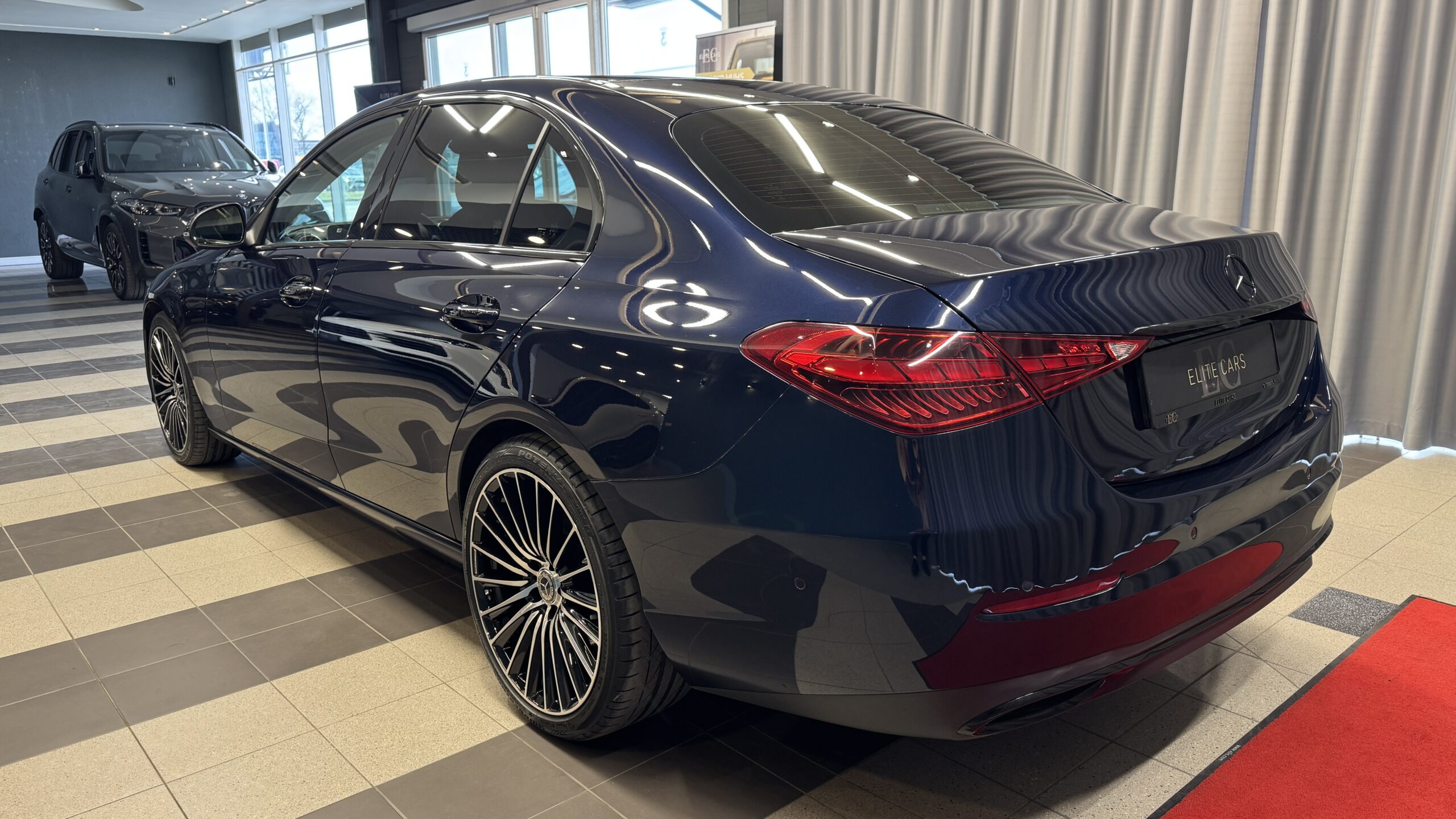 Car image 7