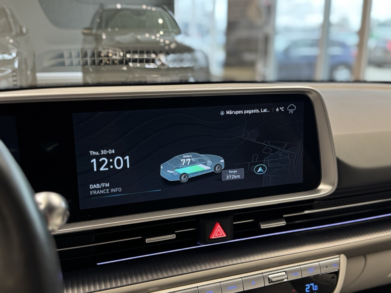 Car image 18