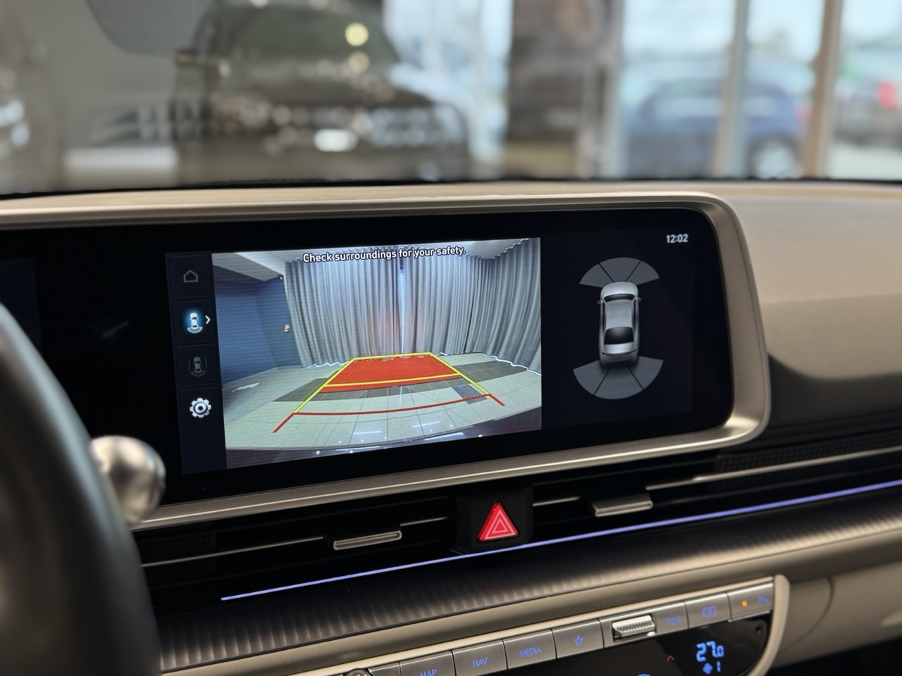 Car image 19