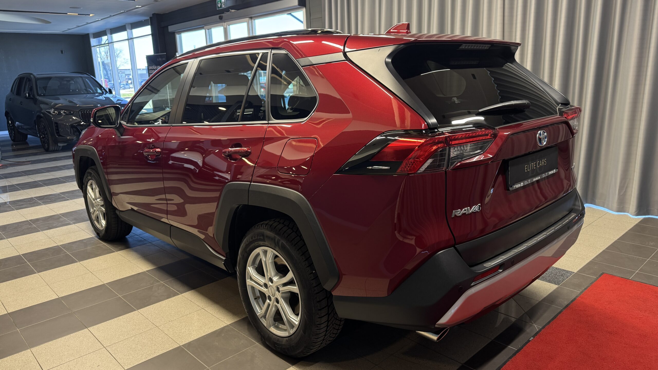 Car image 6