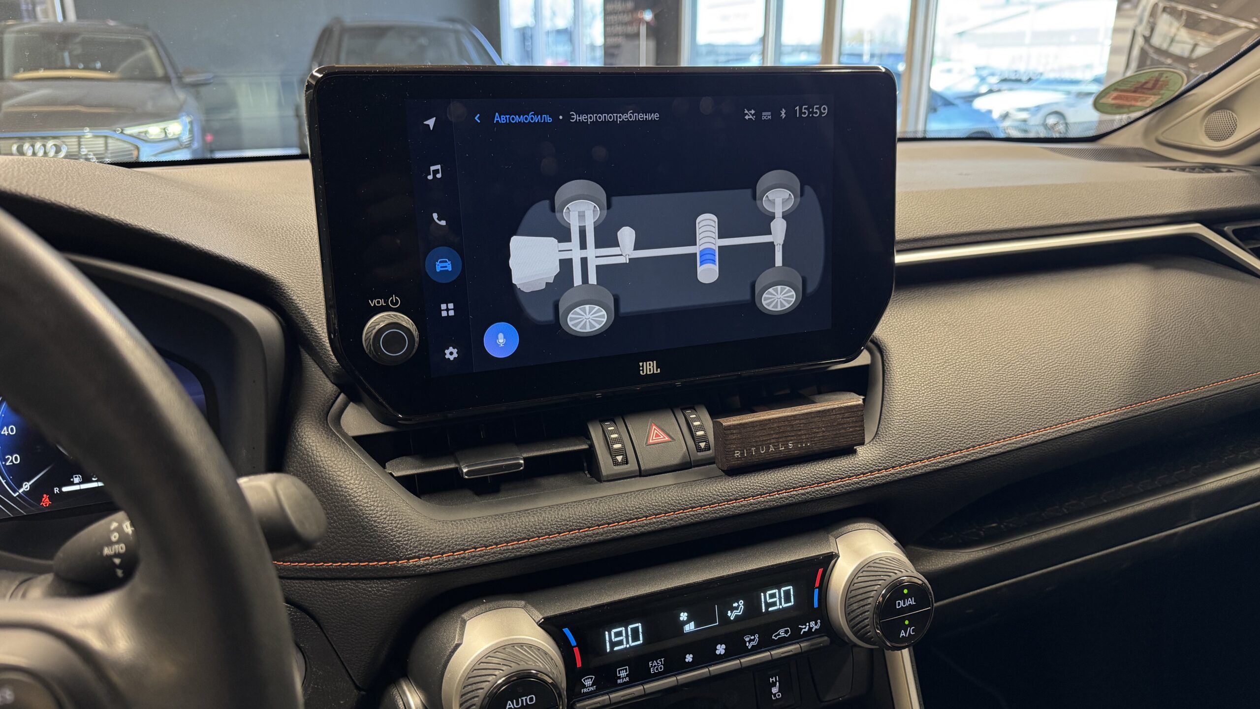 Car image 21