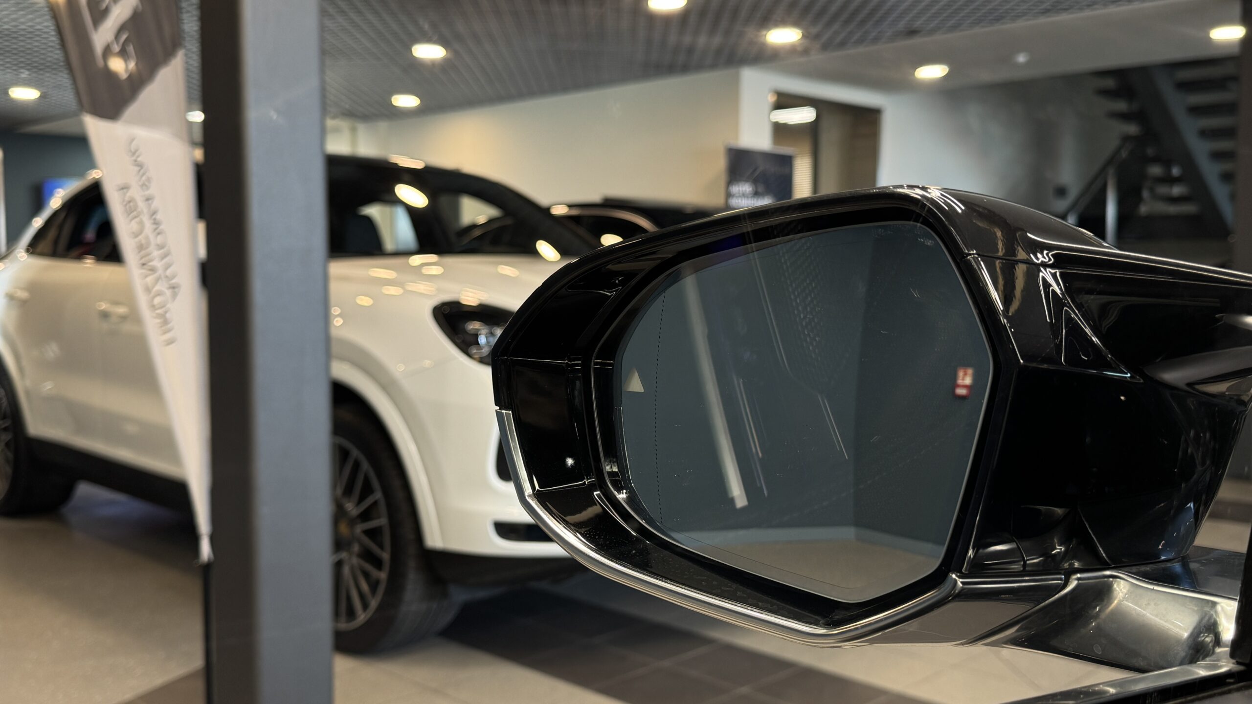 Car image 28