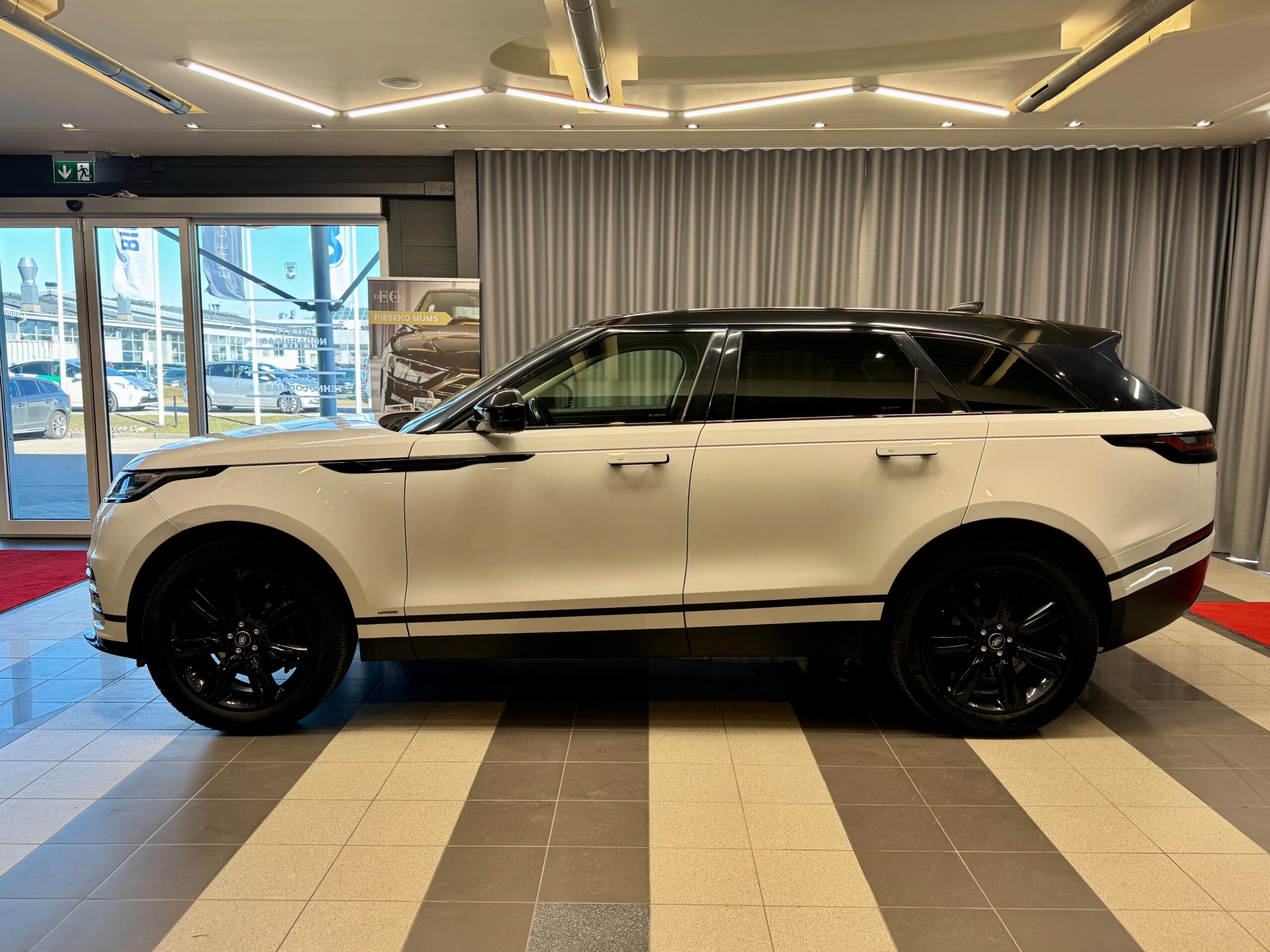 Car image 6