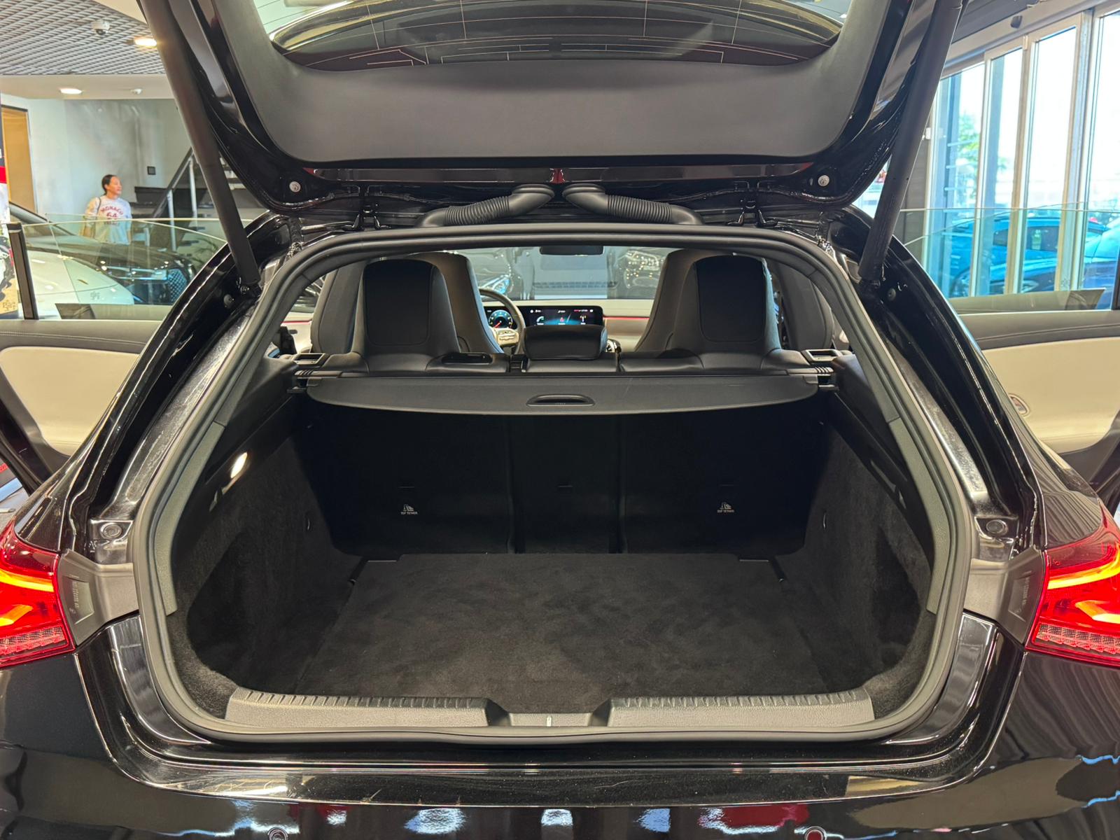 Car image 22