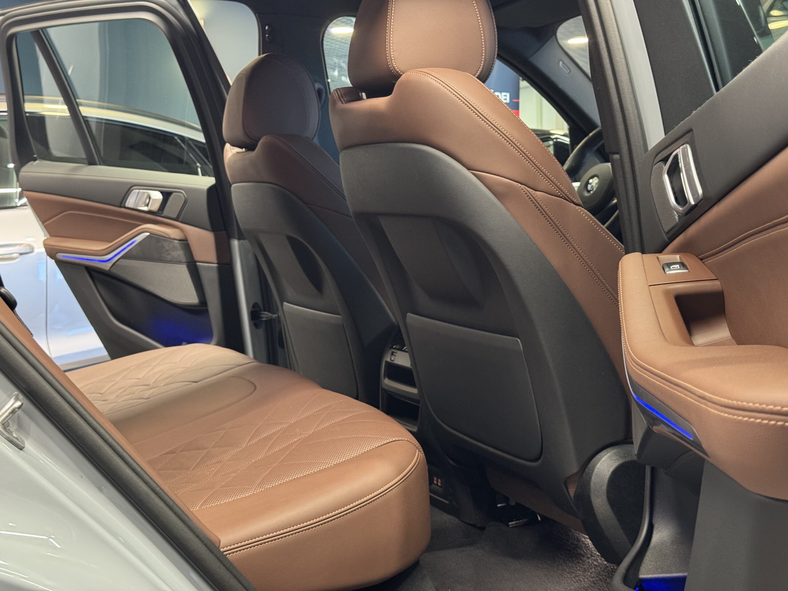Car image 31
