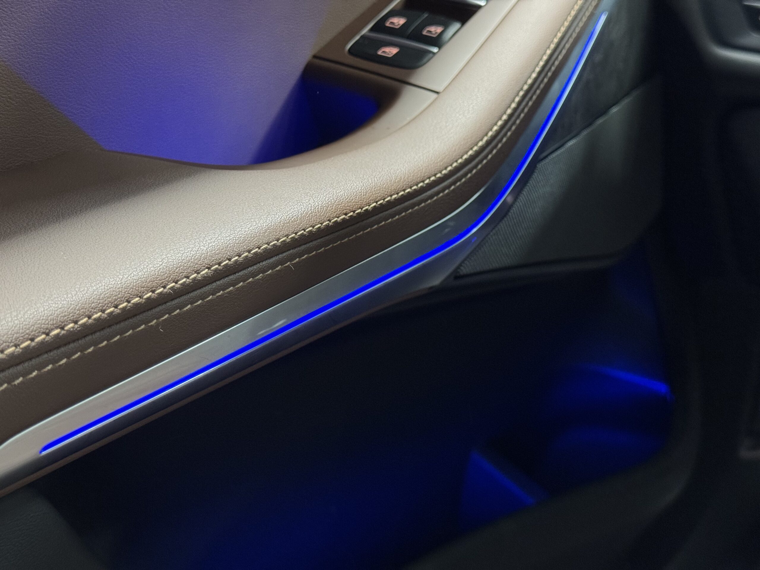 Car image 36