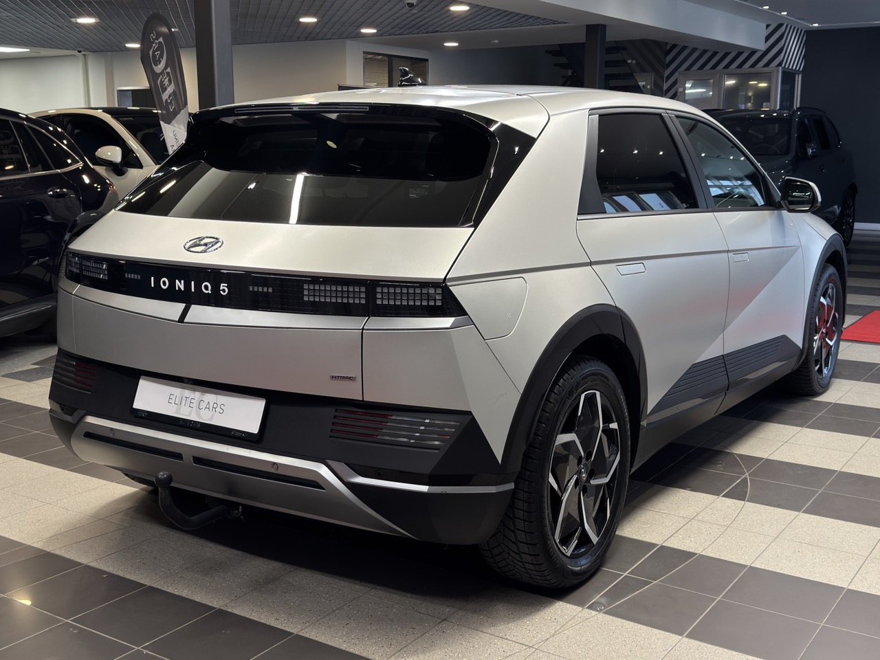 Car image 3