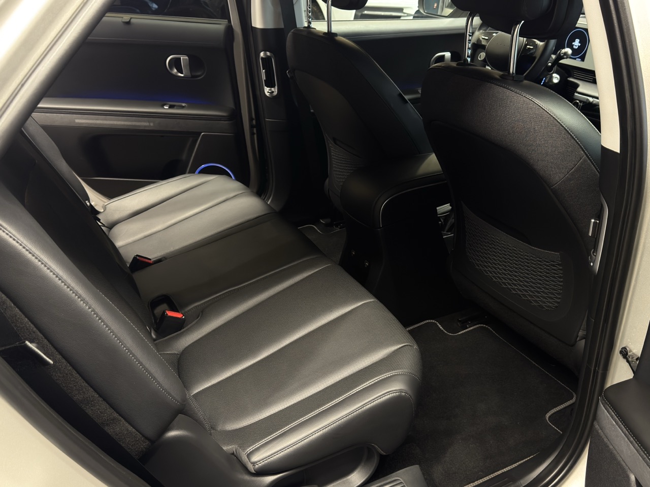 Car image 31