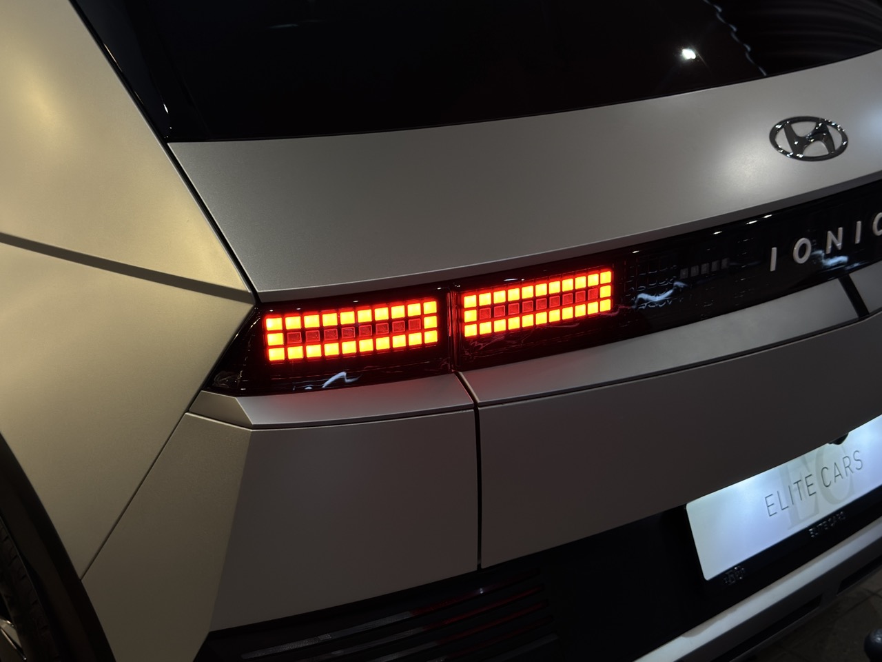 Car image 35