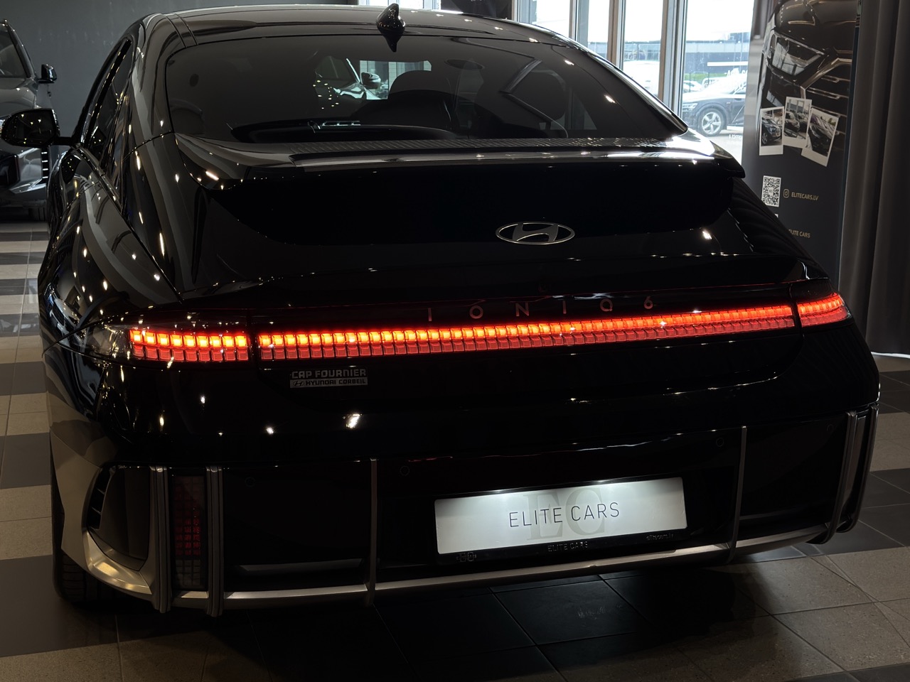 Car image 32