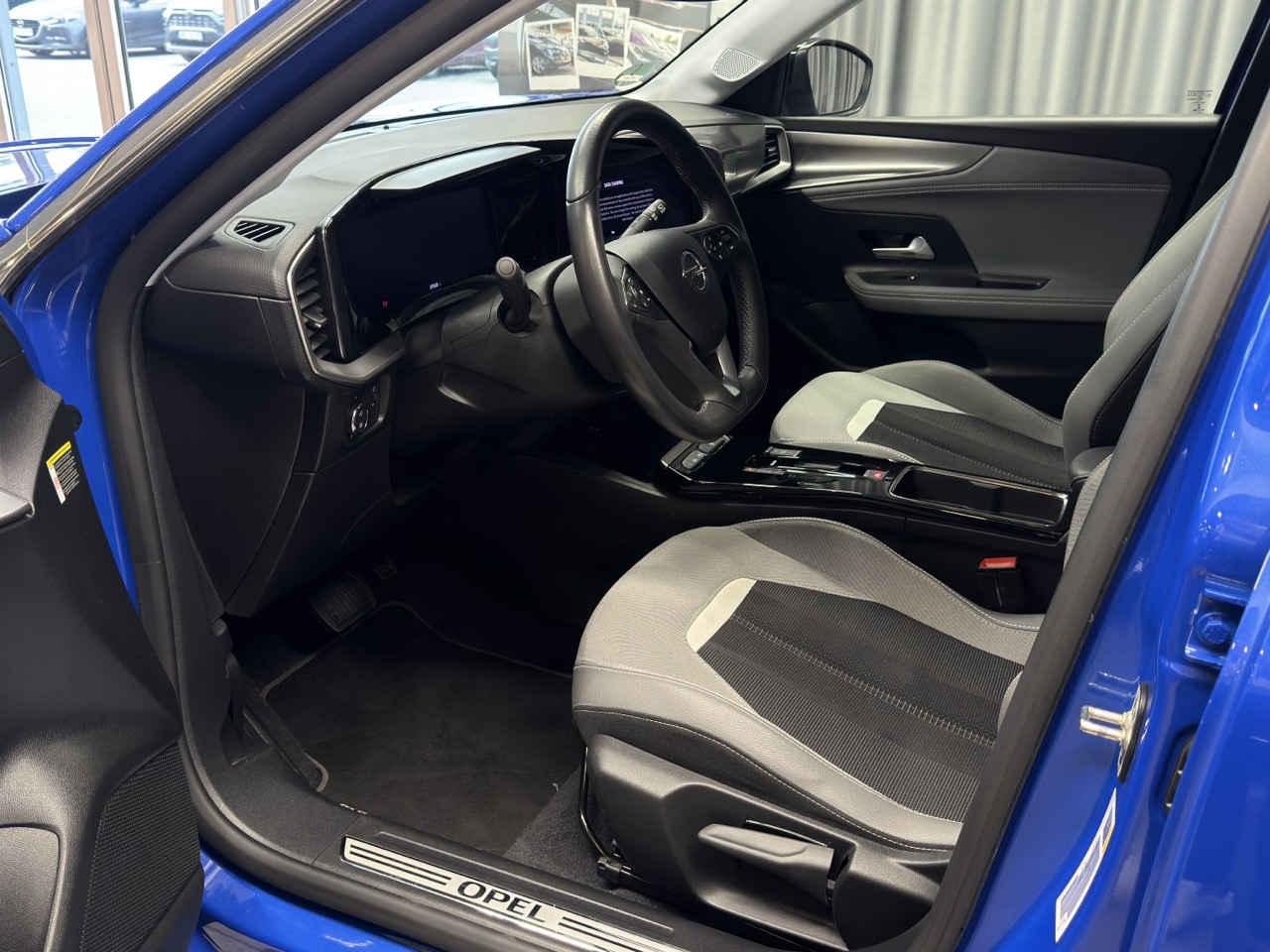 Car image 7