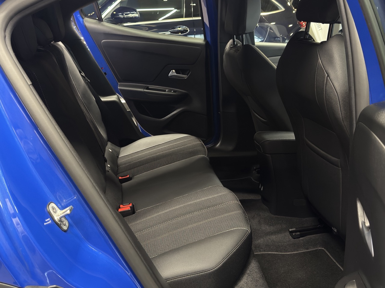 Car image 23