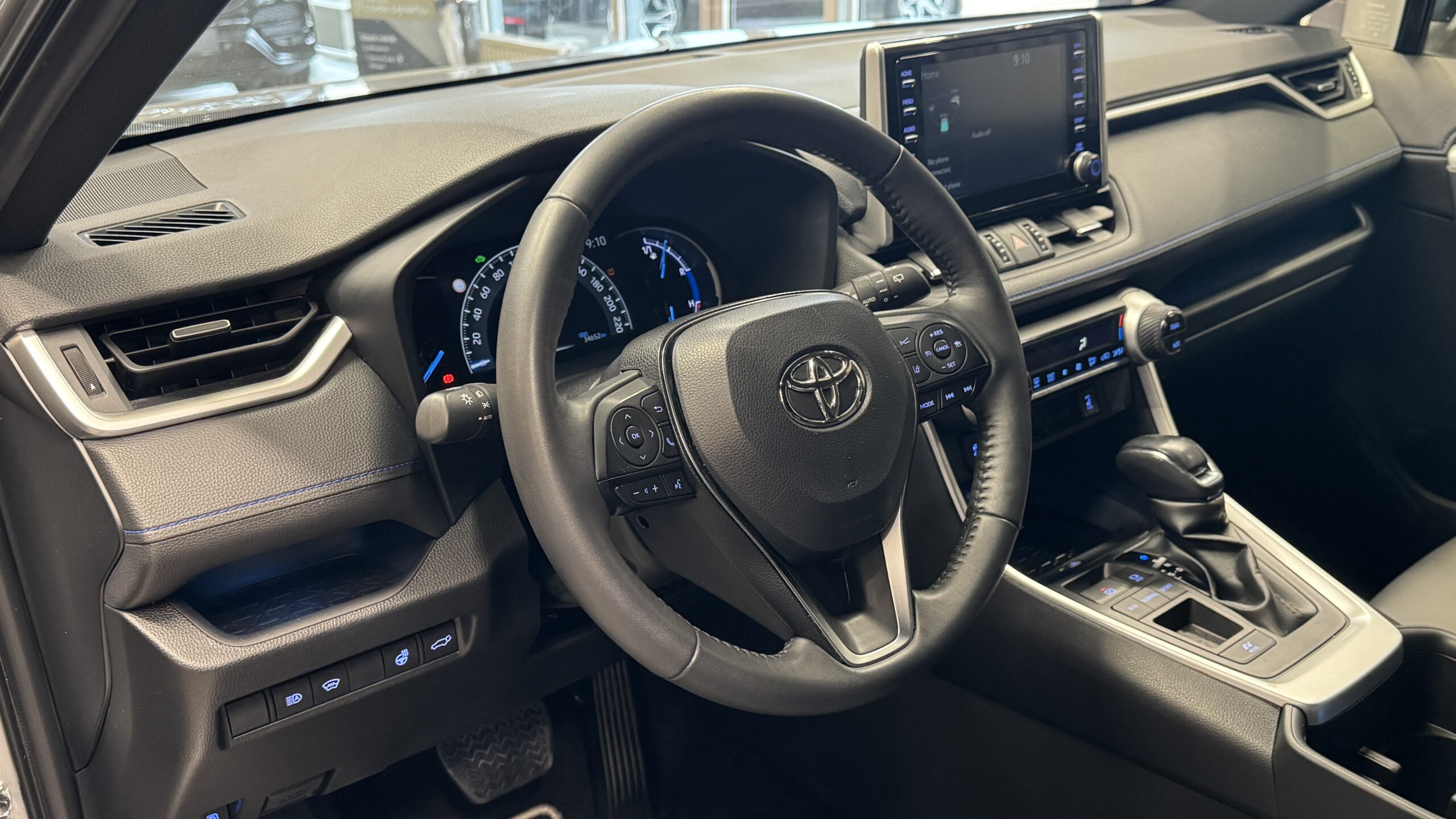 Car image 18
