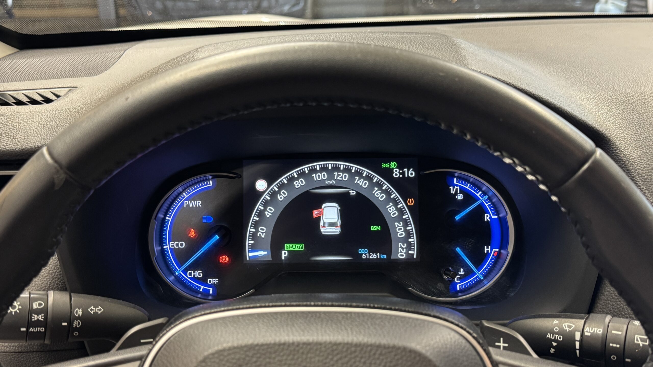 Car image 19