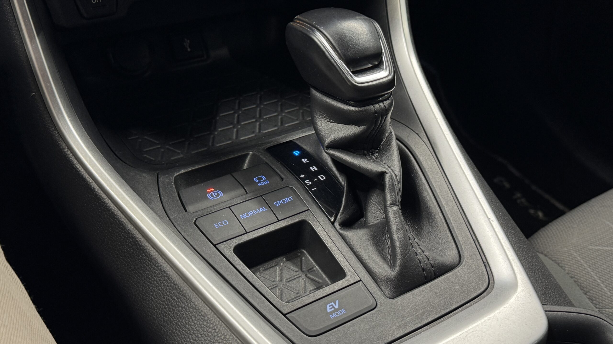 Car image 23