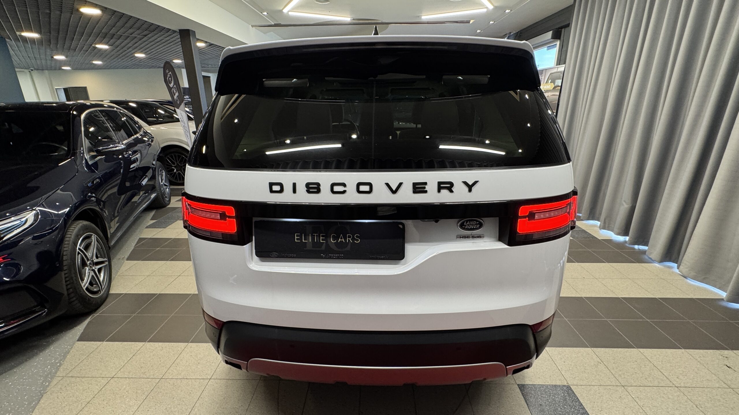 Car image 8