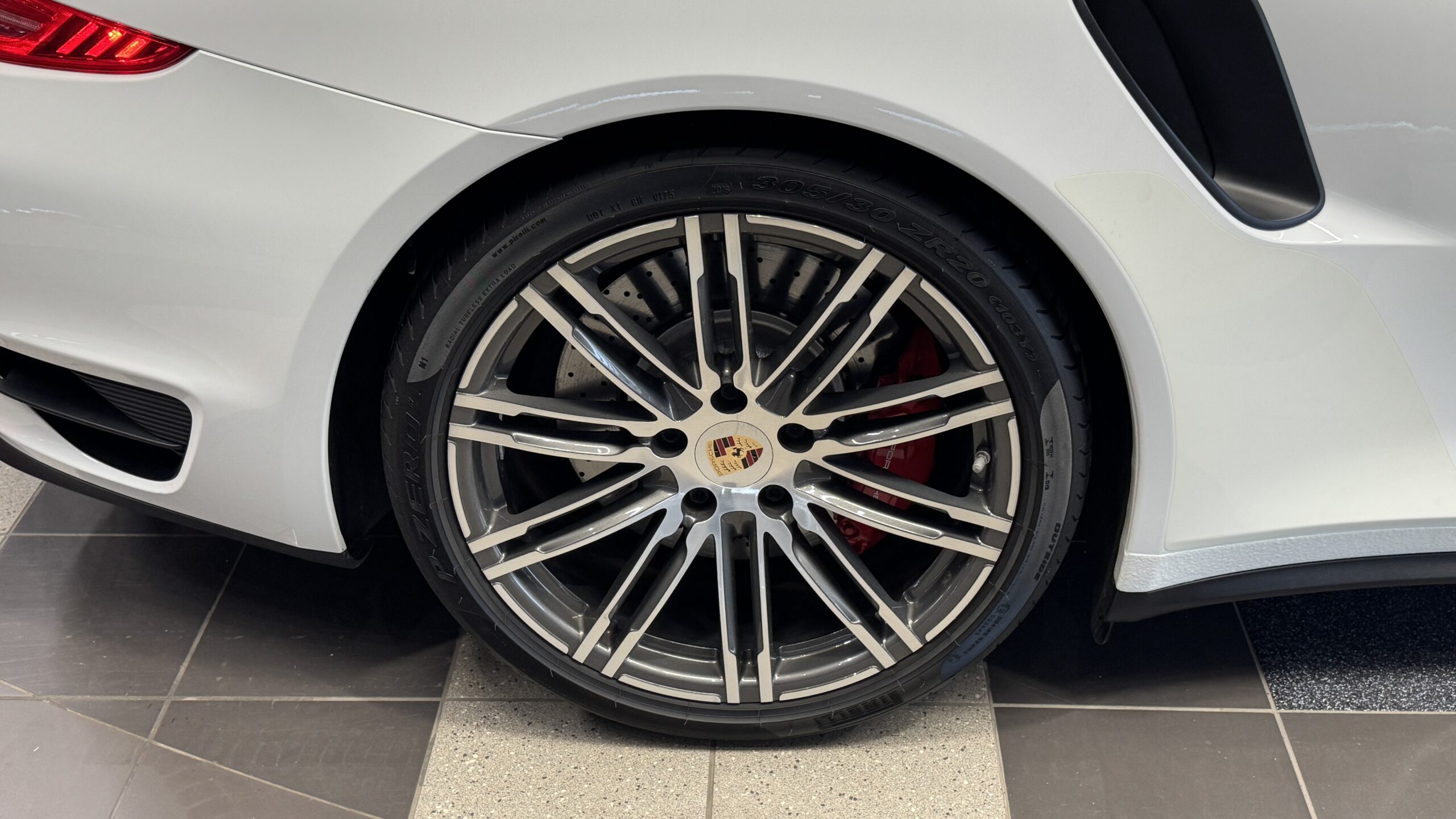 Car image 13