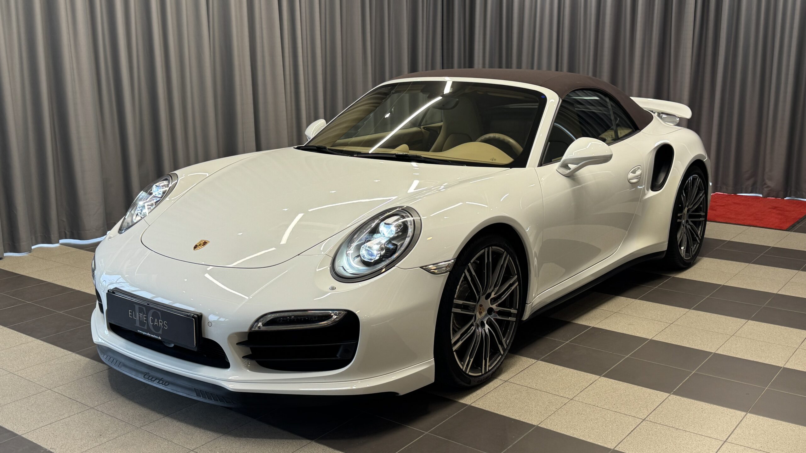 Car image 23