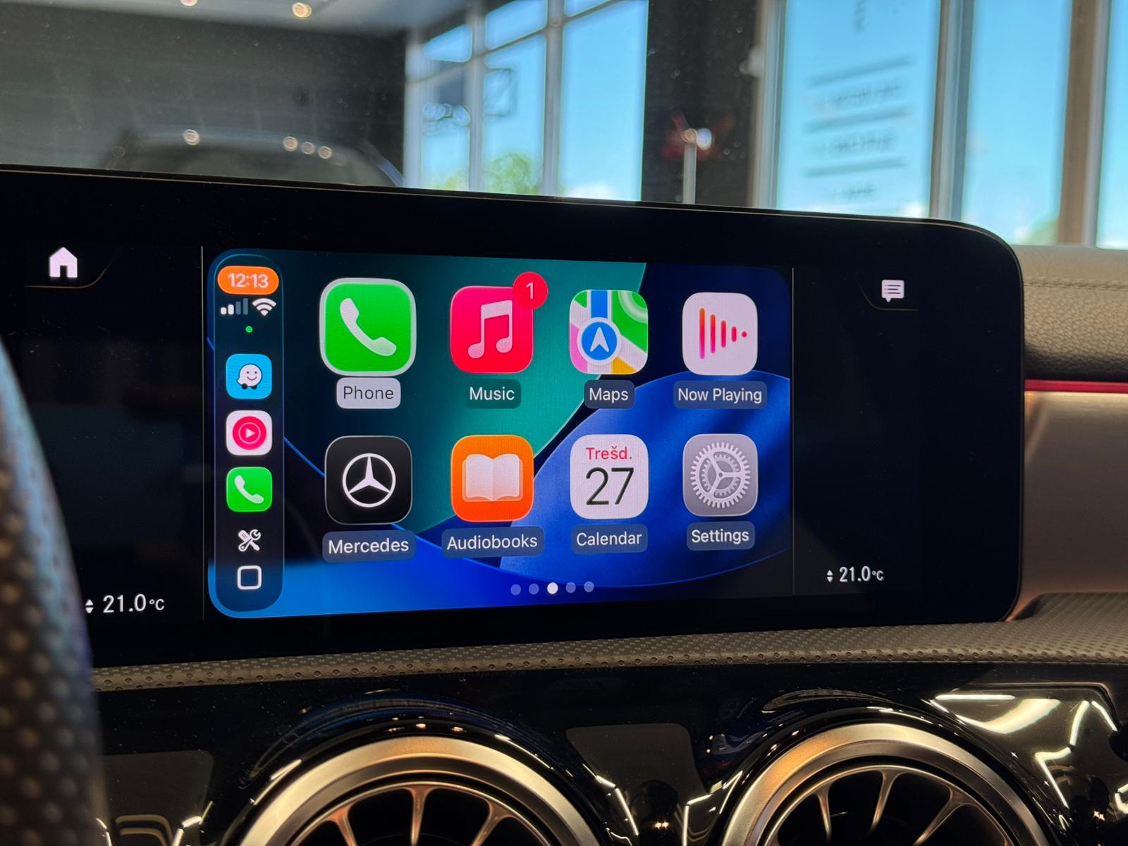 Car image 15