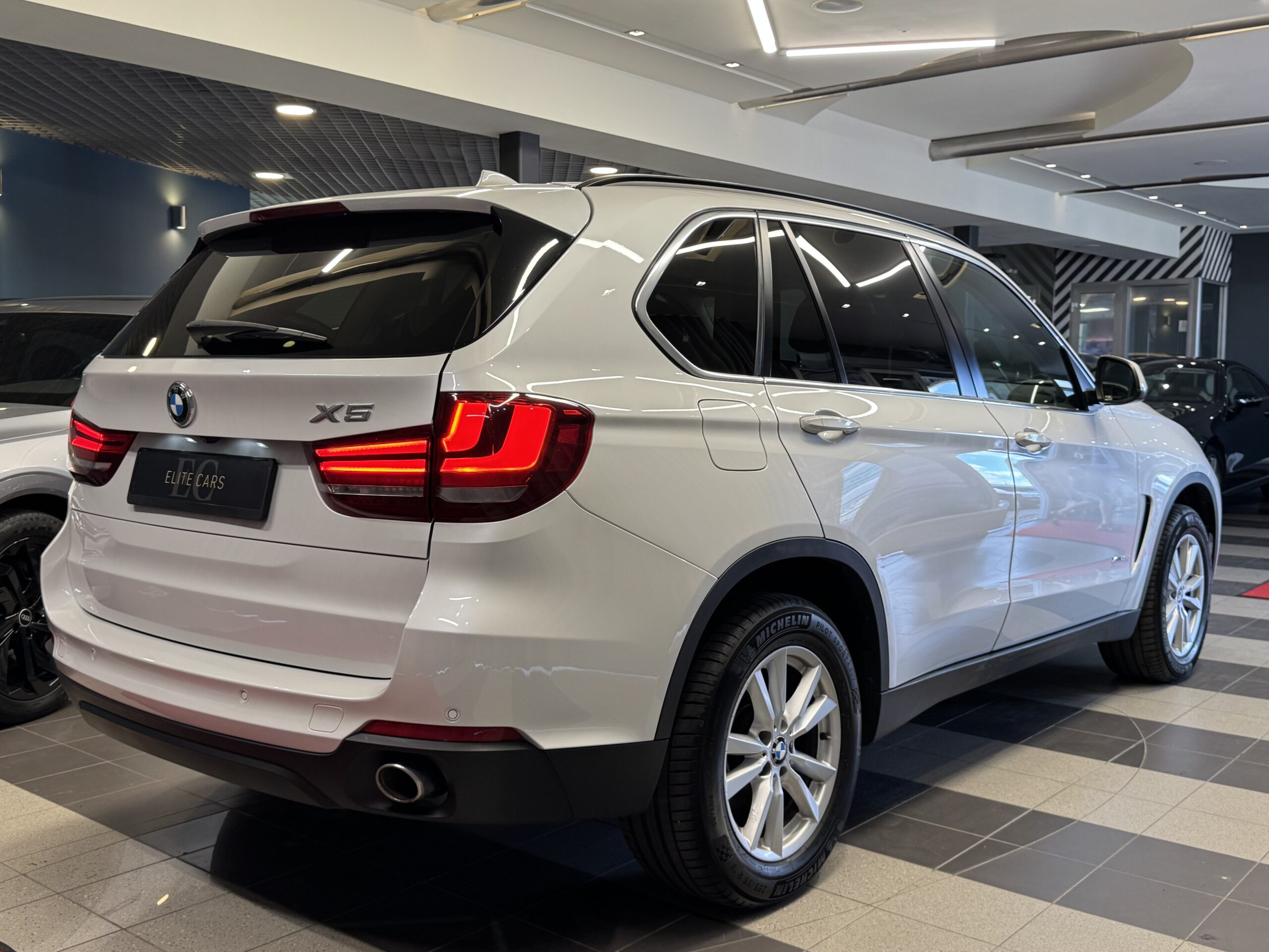 Car image 6