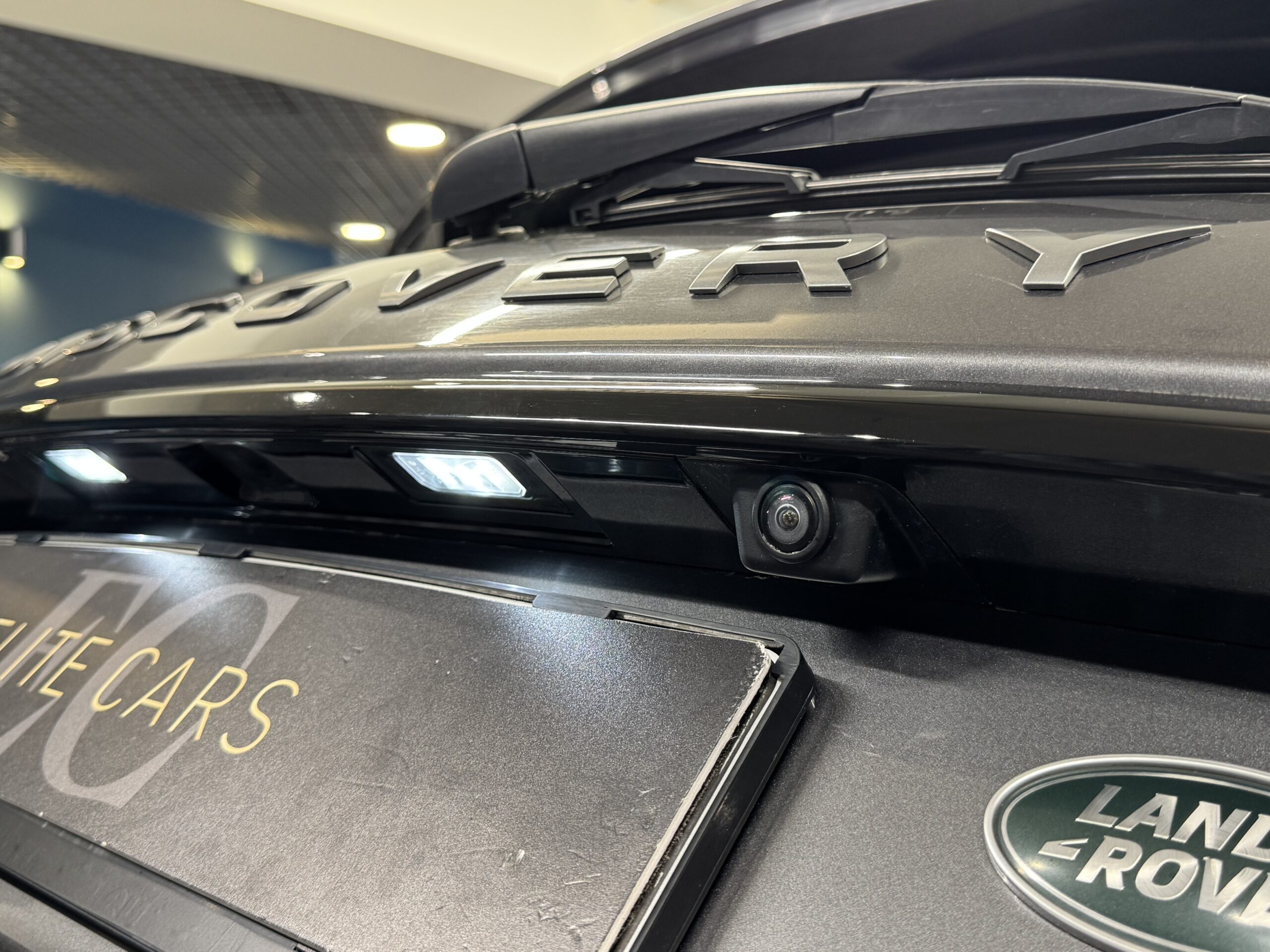 Car image 24
