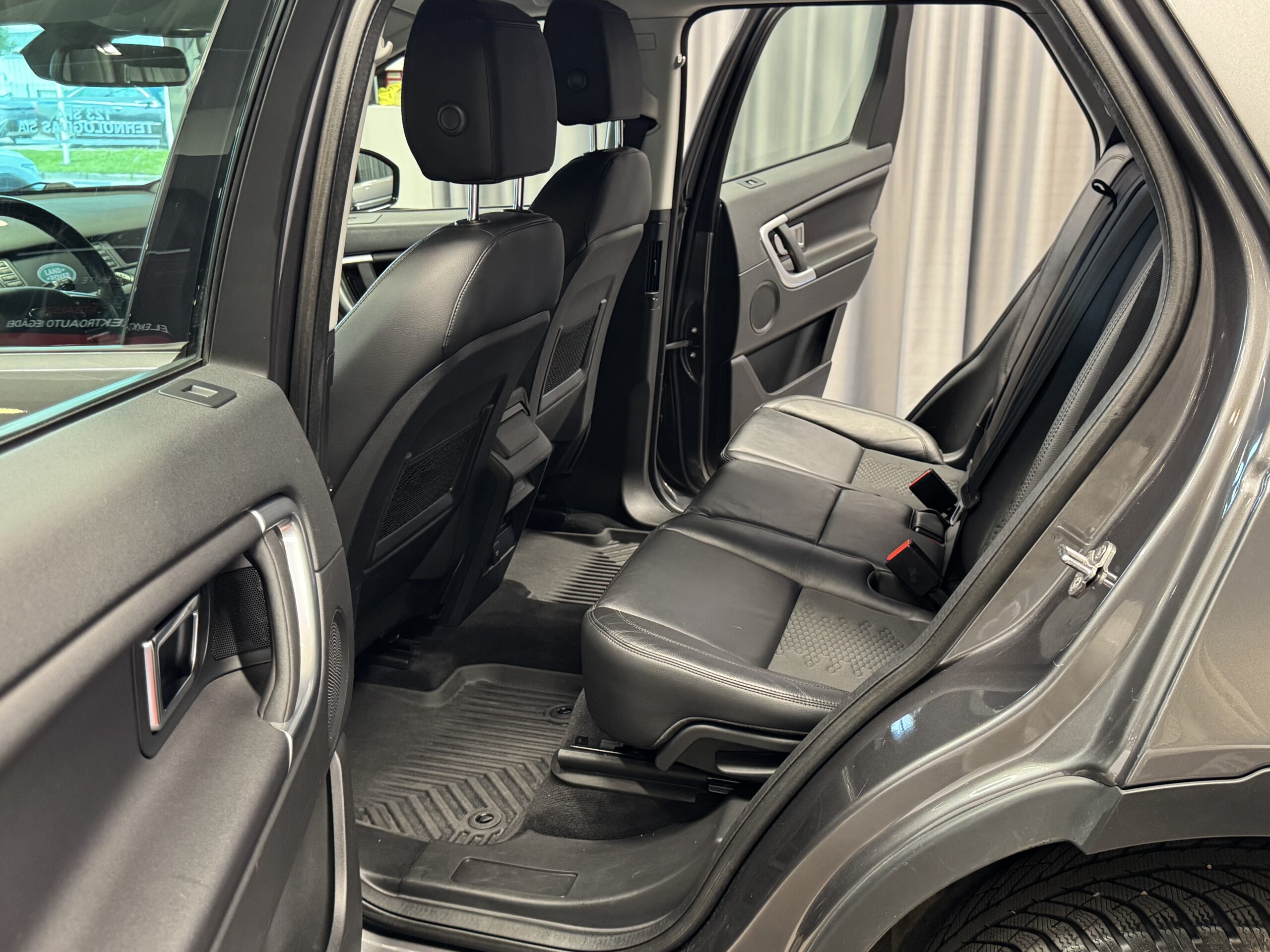 Car image 22