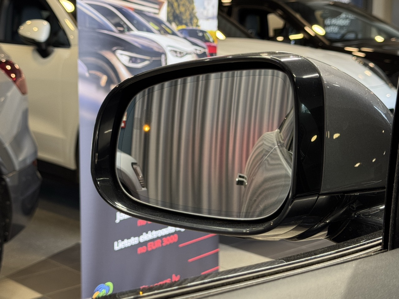 Car image 22